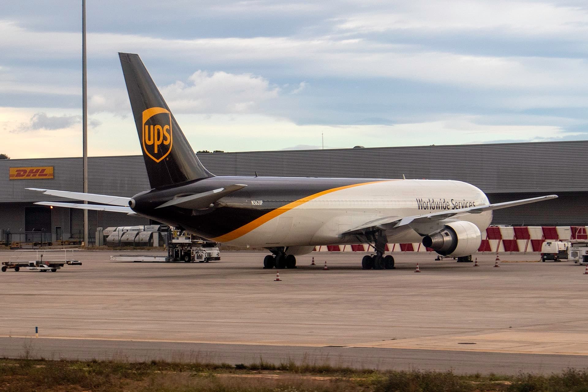 N362UP — Twin-engine aircraft
