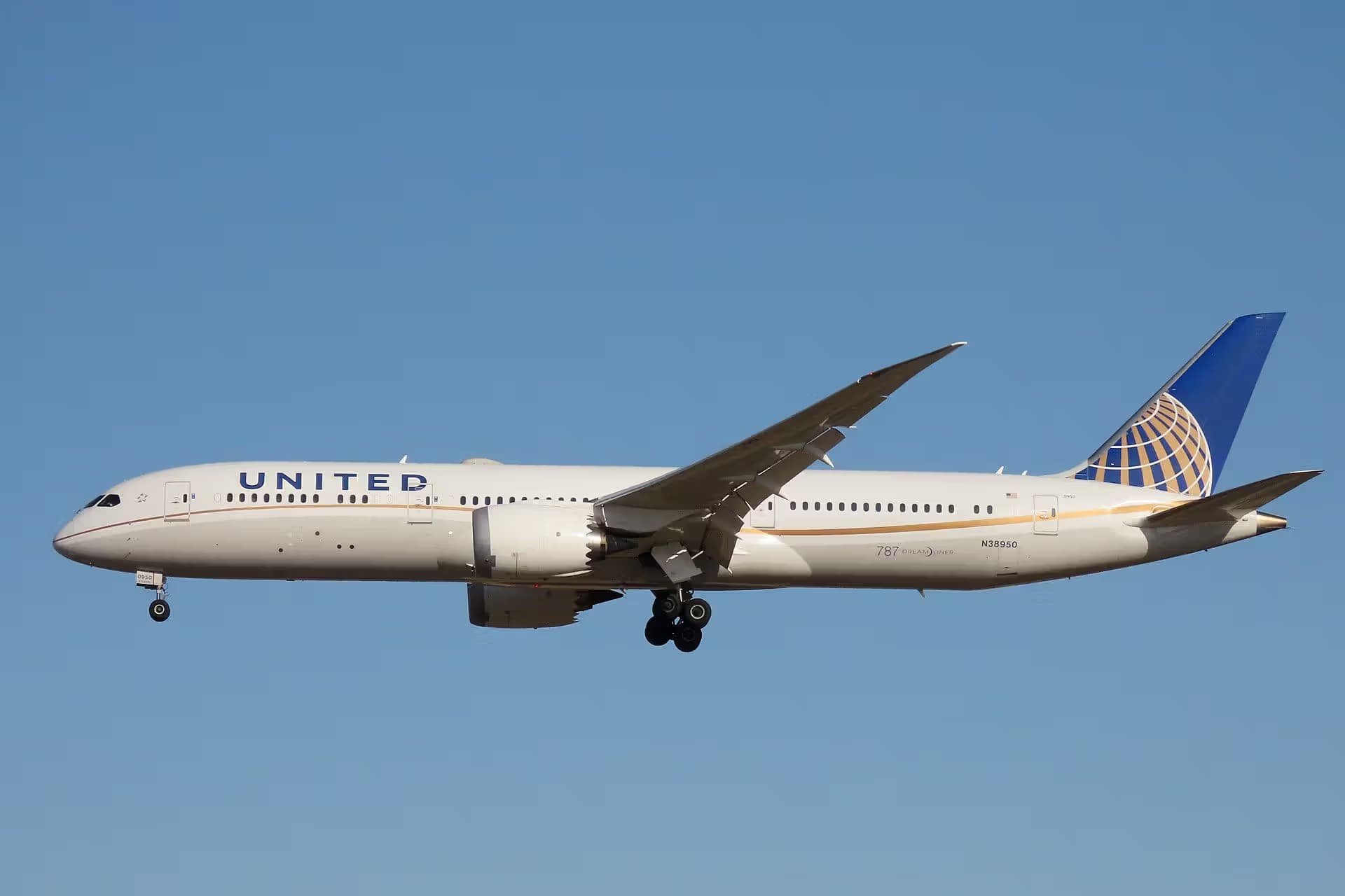 N38950 — Boeing