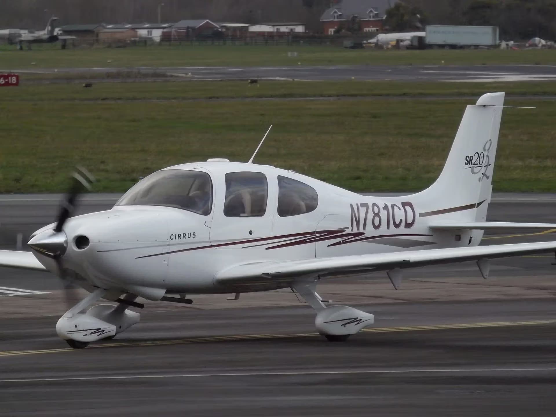 N781CD — Cirrus