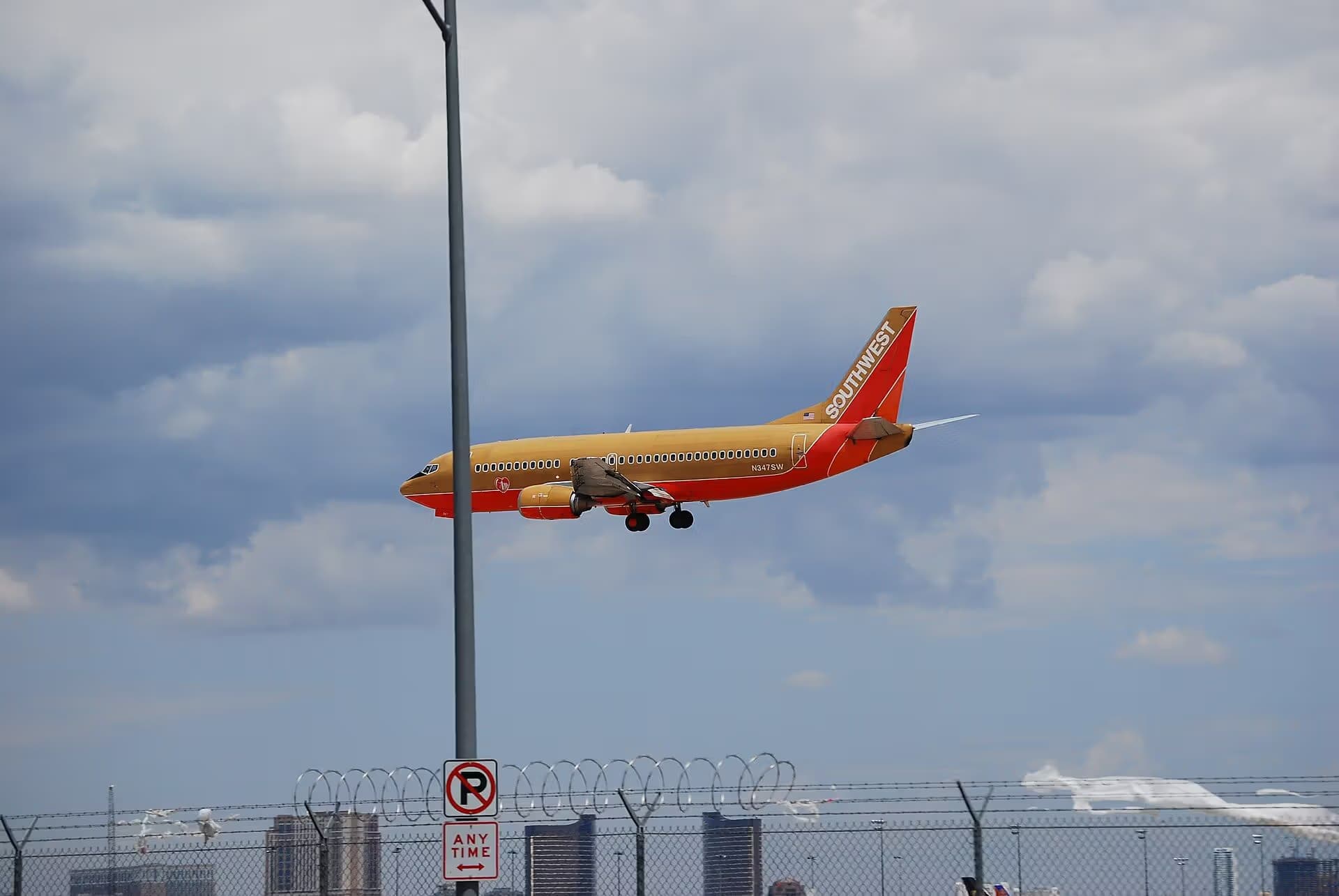 N347SW — Twin-engine aircraft