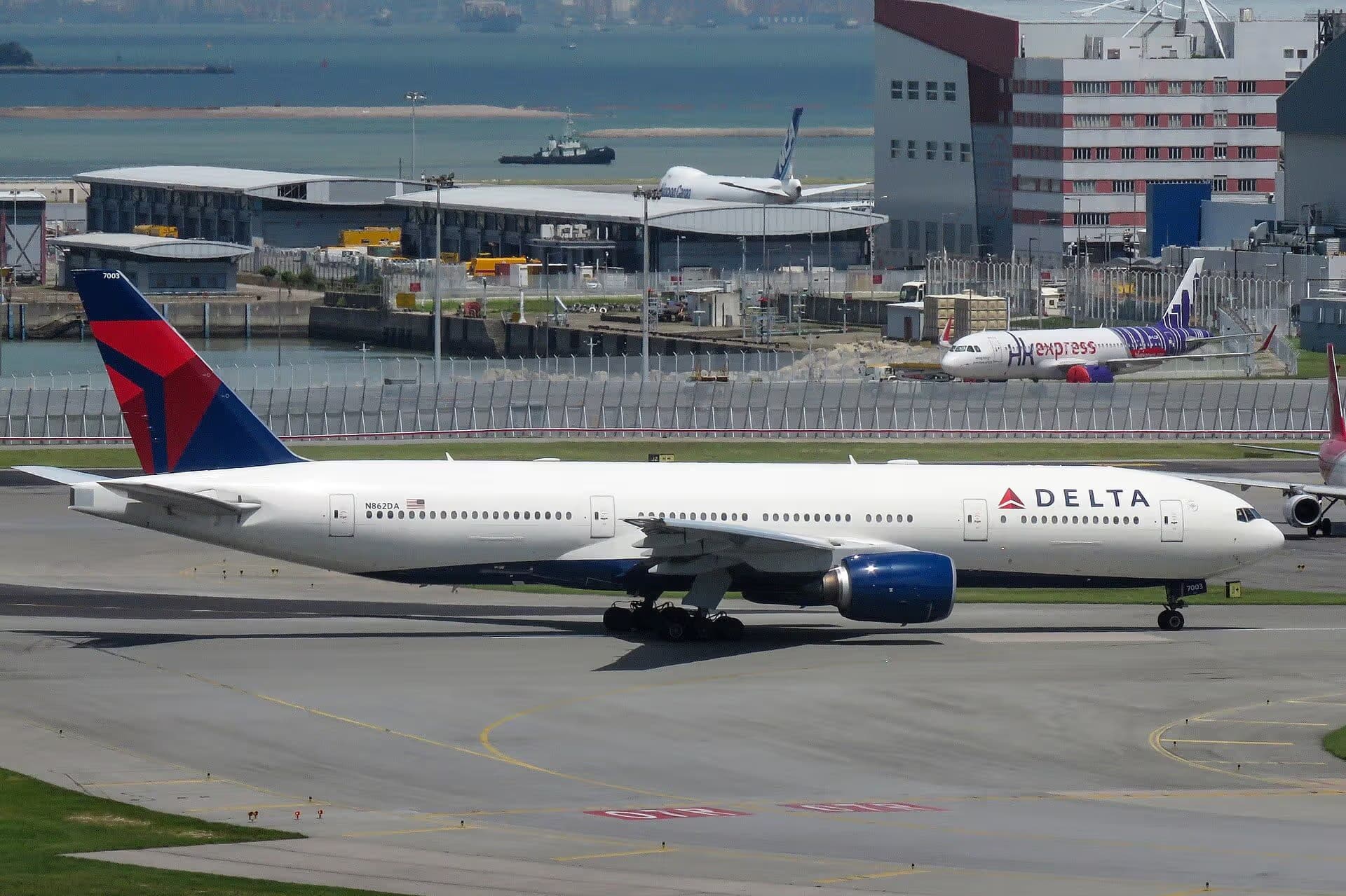 N862DA — Twin-engine aircraft