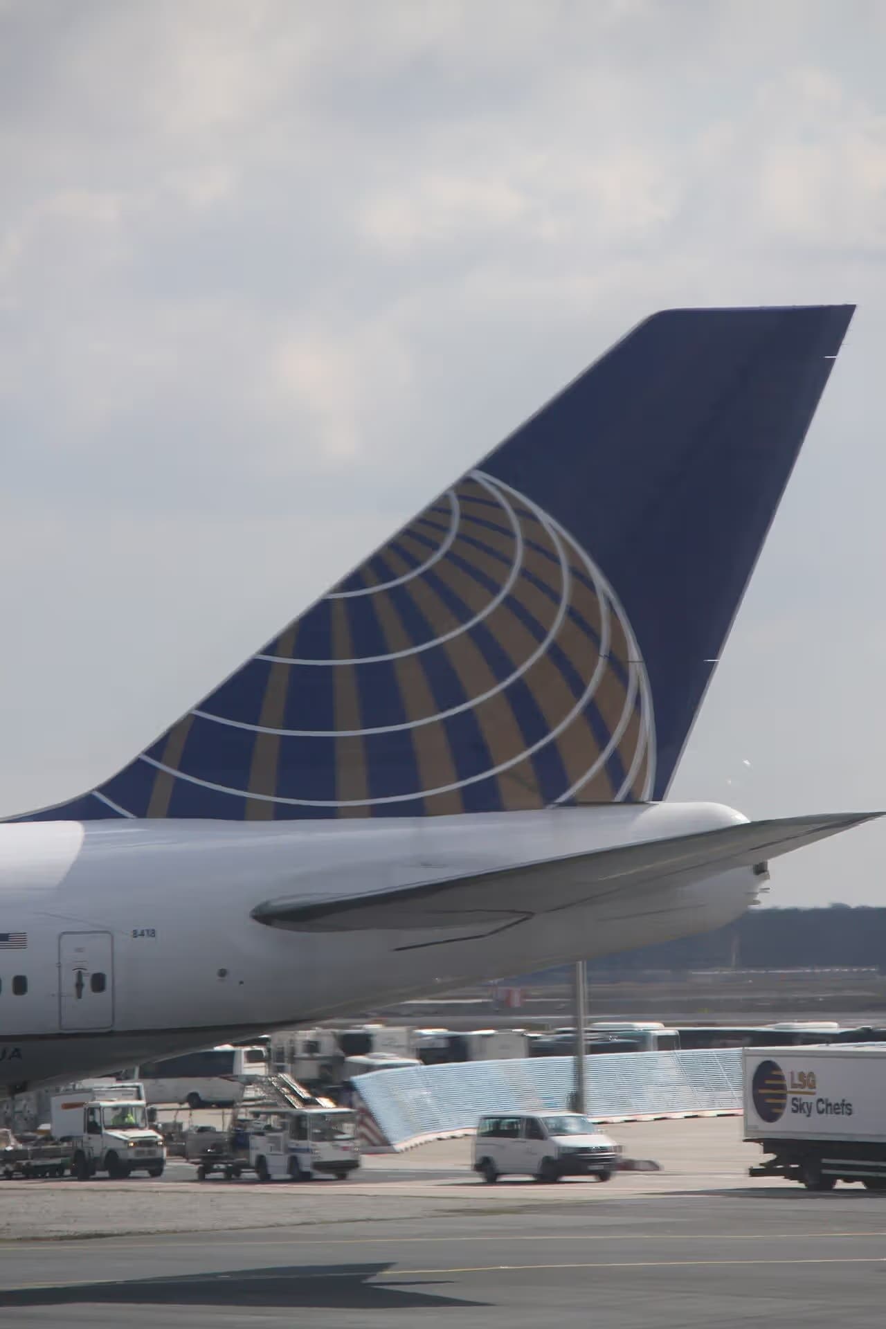 N118UA — Aircraft