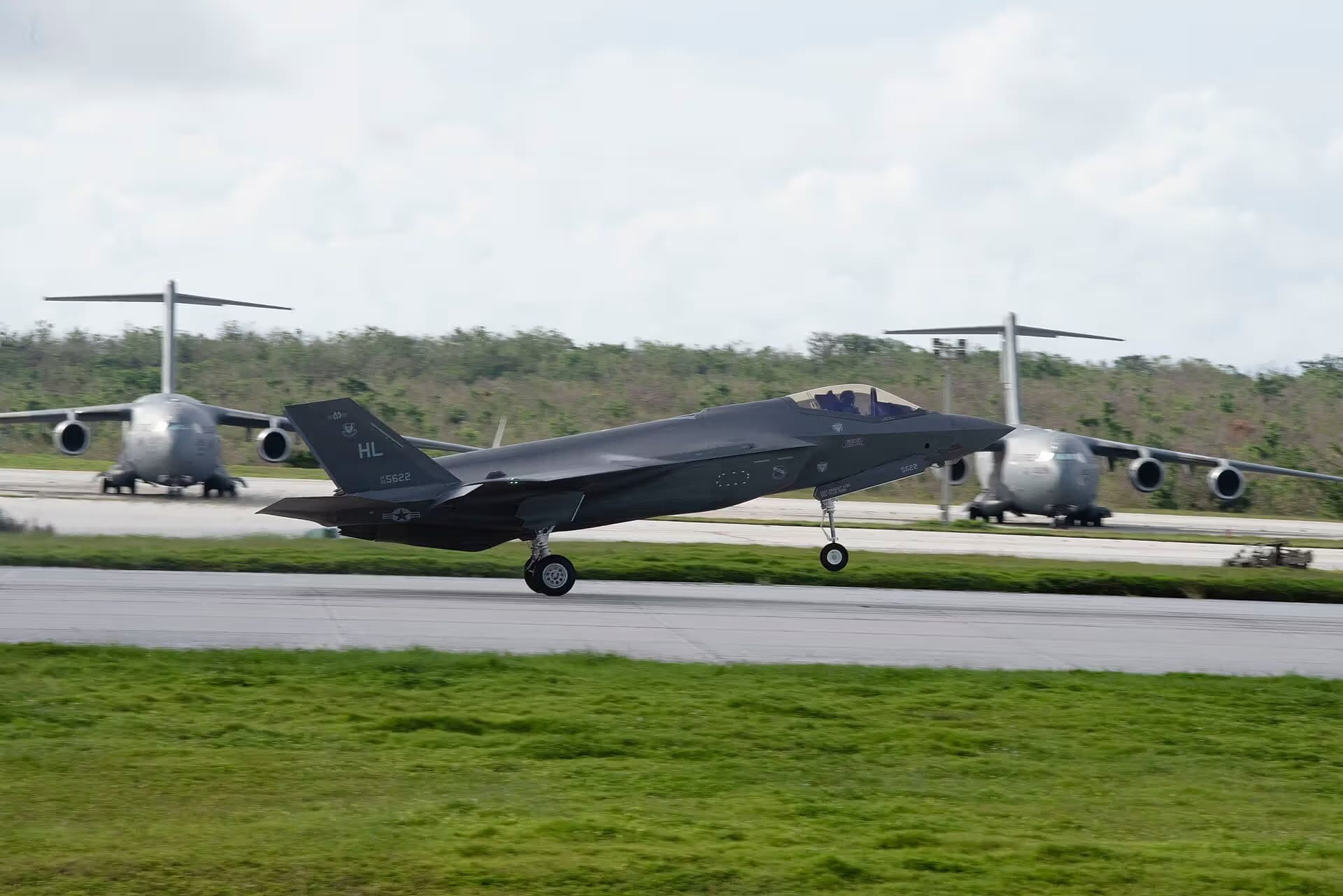 Unidentified — Lockheed