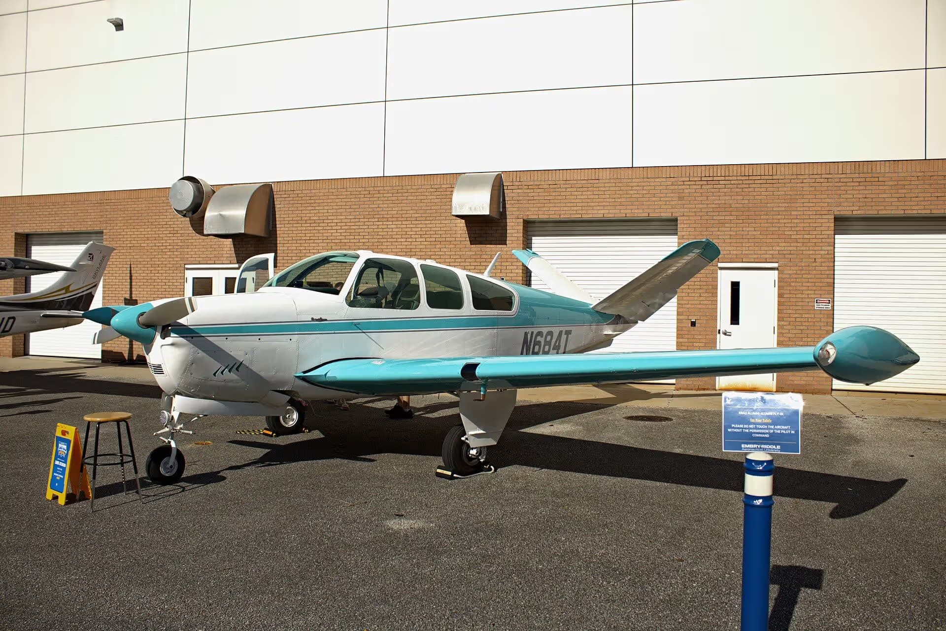 N684T — Beechcraft