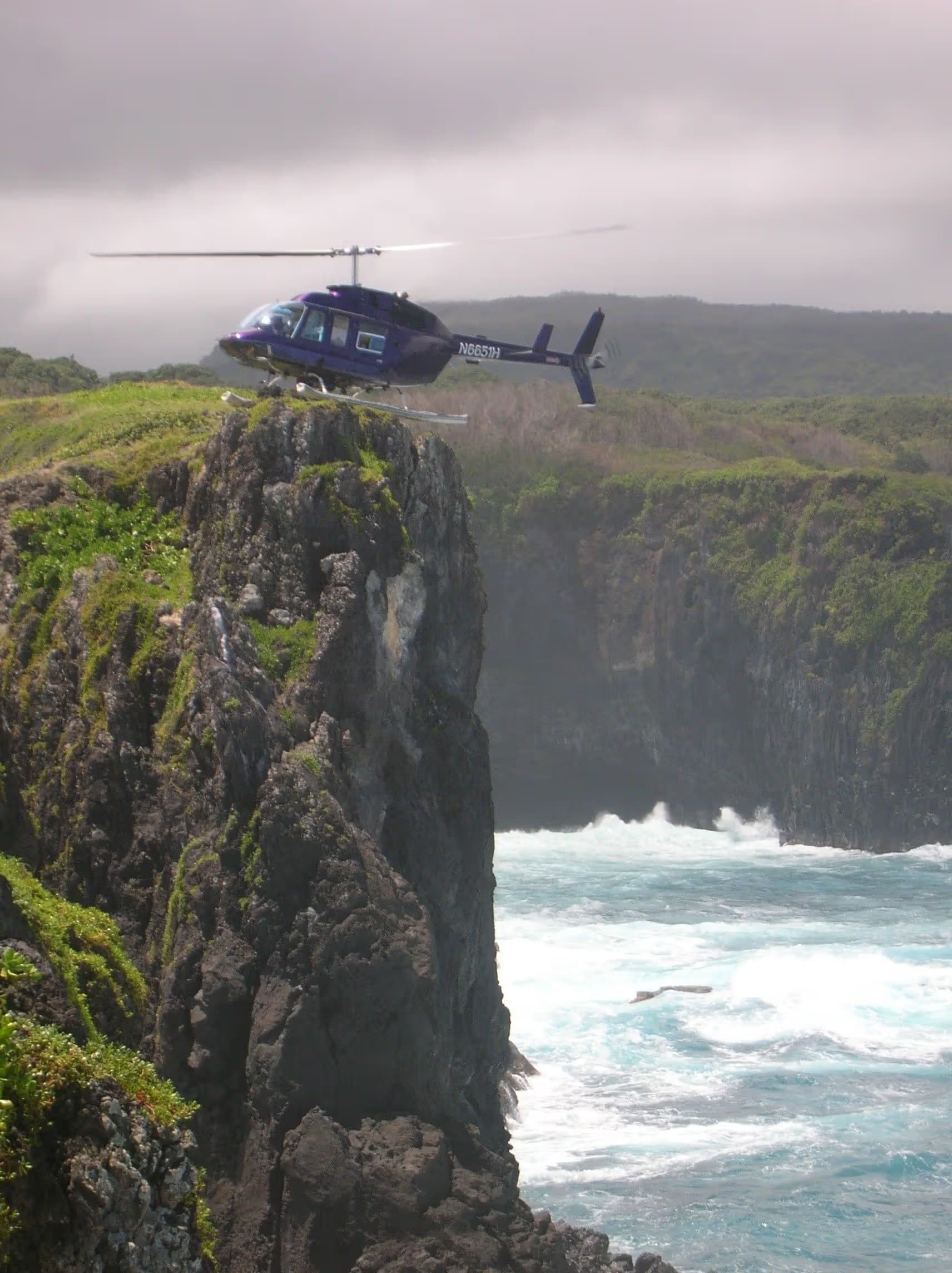 N6651H — Helicopter
