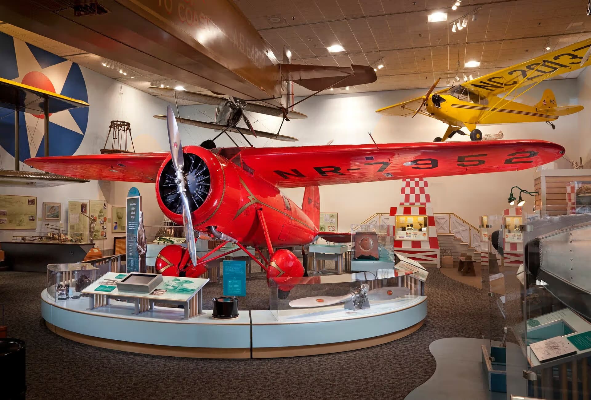 Unidentified — Single-engine aircraft