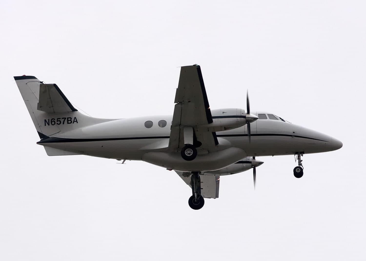 N657BA — Twin-engine aircraft