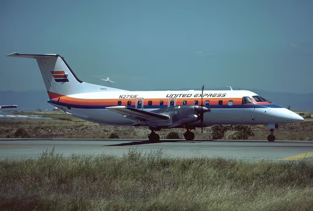 N271UE — Embraer