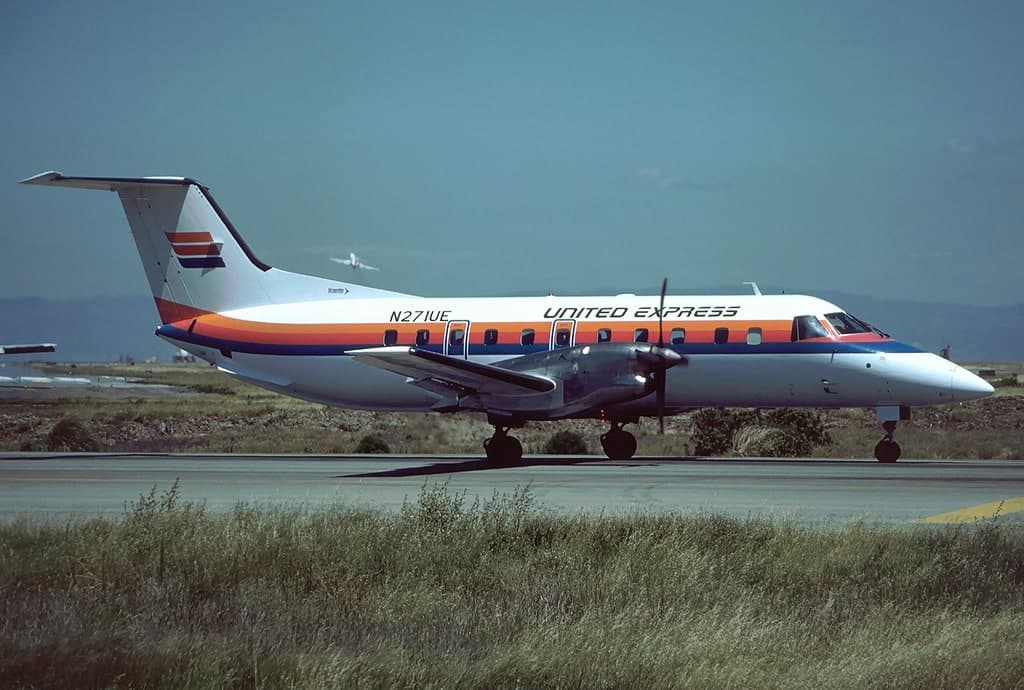 N271UE — Embraer