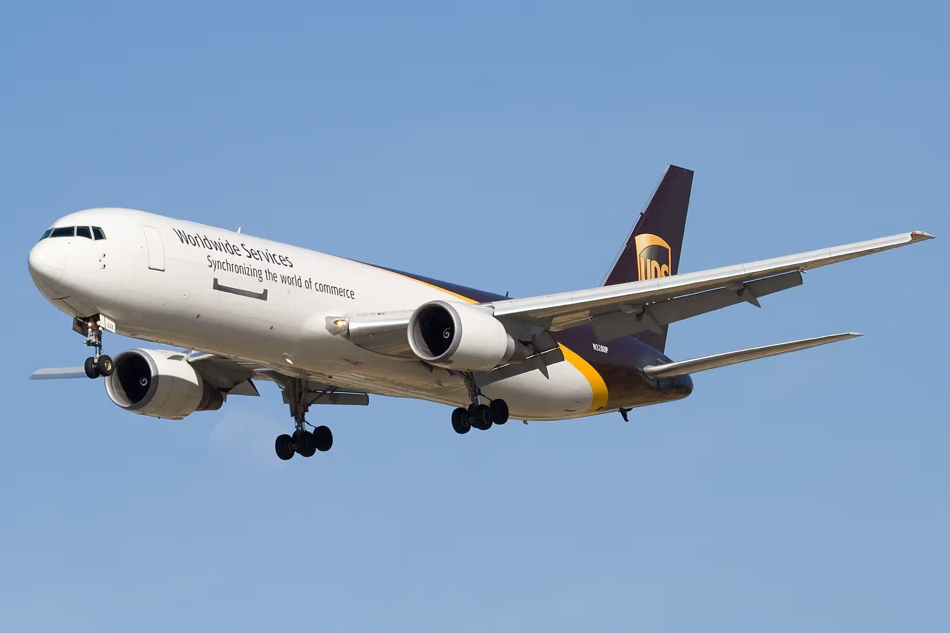 N328UP — Boeing