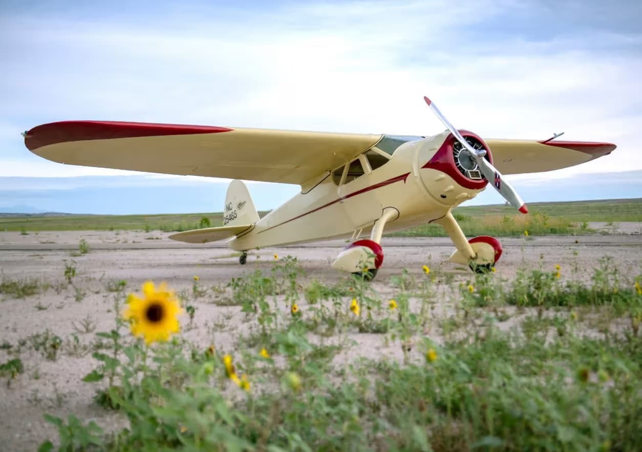Unidentified — Single-engine aircraft