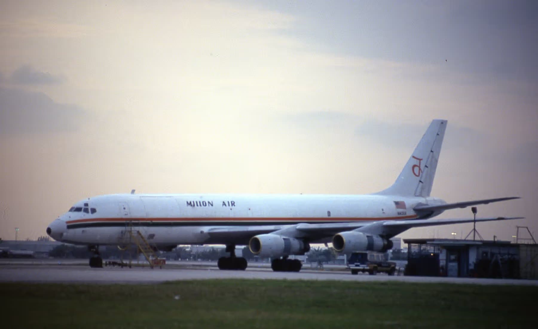 N43UA — Aircraft