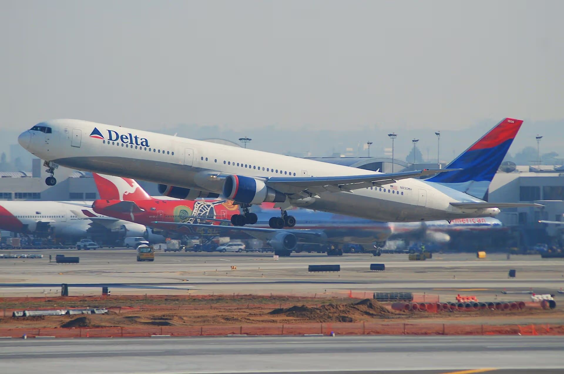 N830MH — Twin-engine aircraft