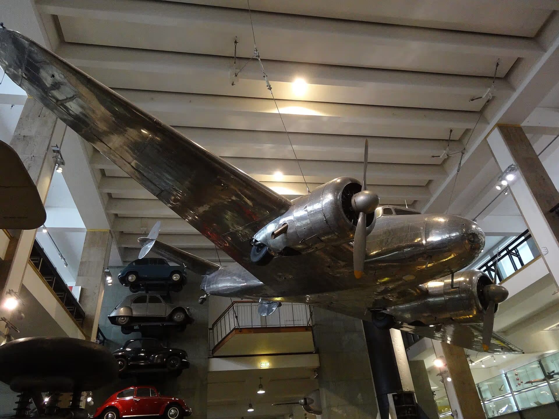Unidentified — Twin-engine aircraft