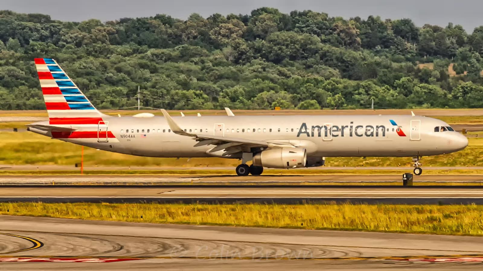 N904AA — Airbus