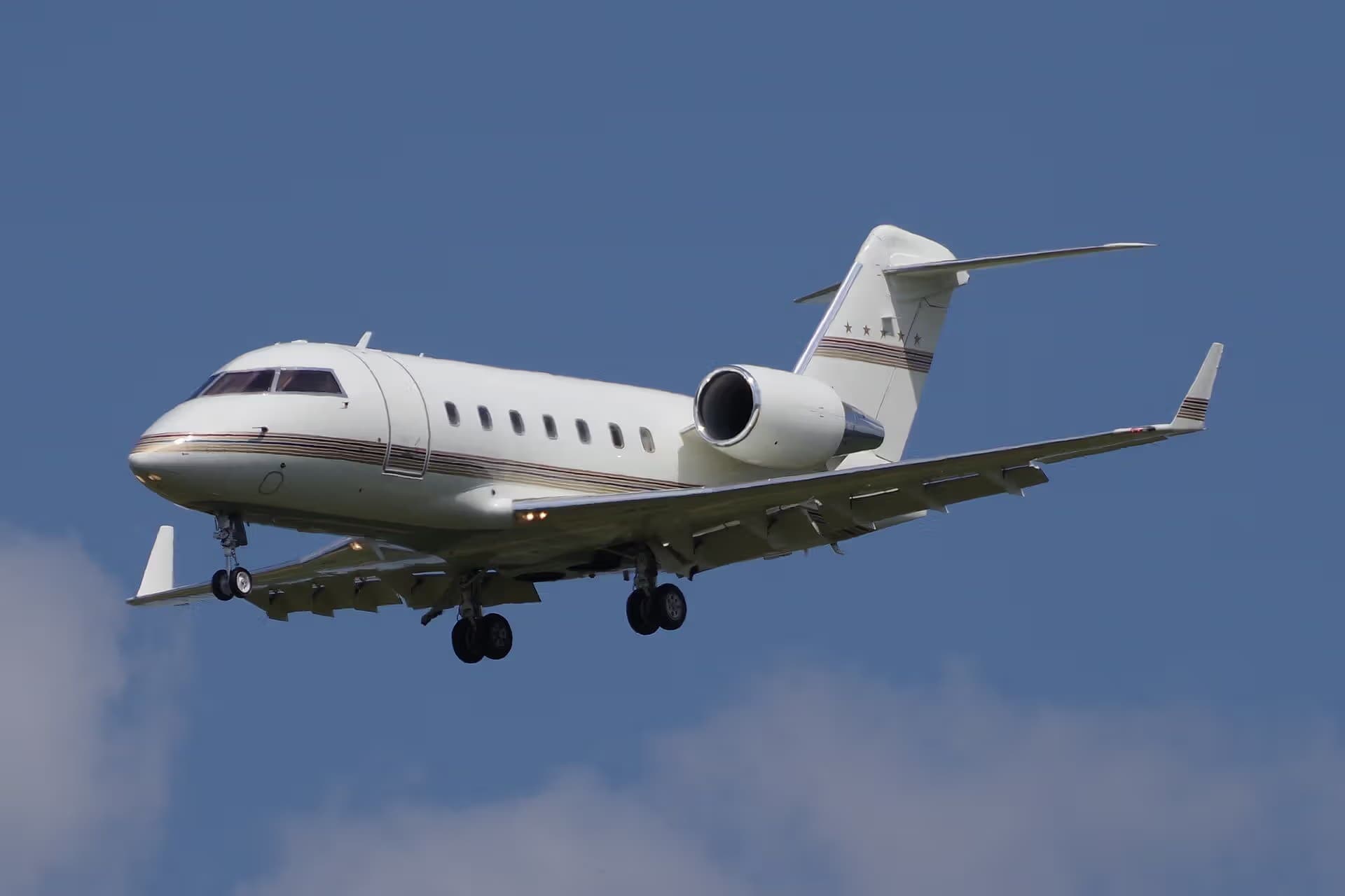 N127SR — Bombardier