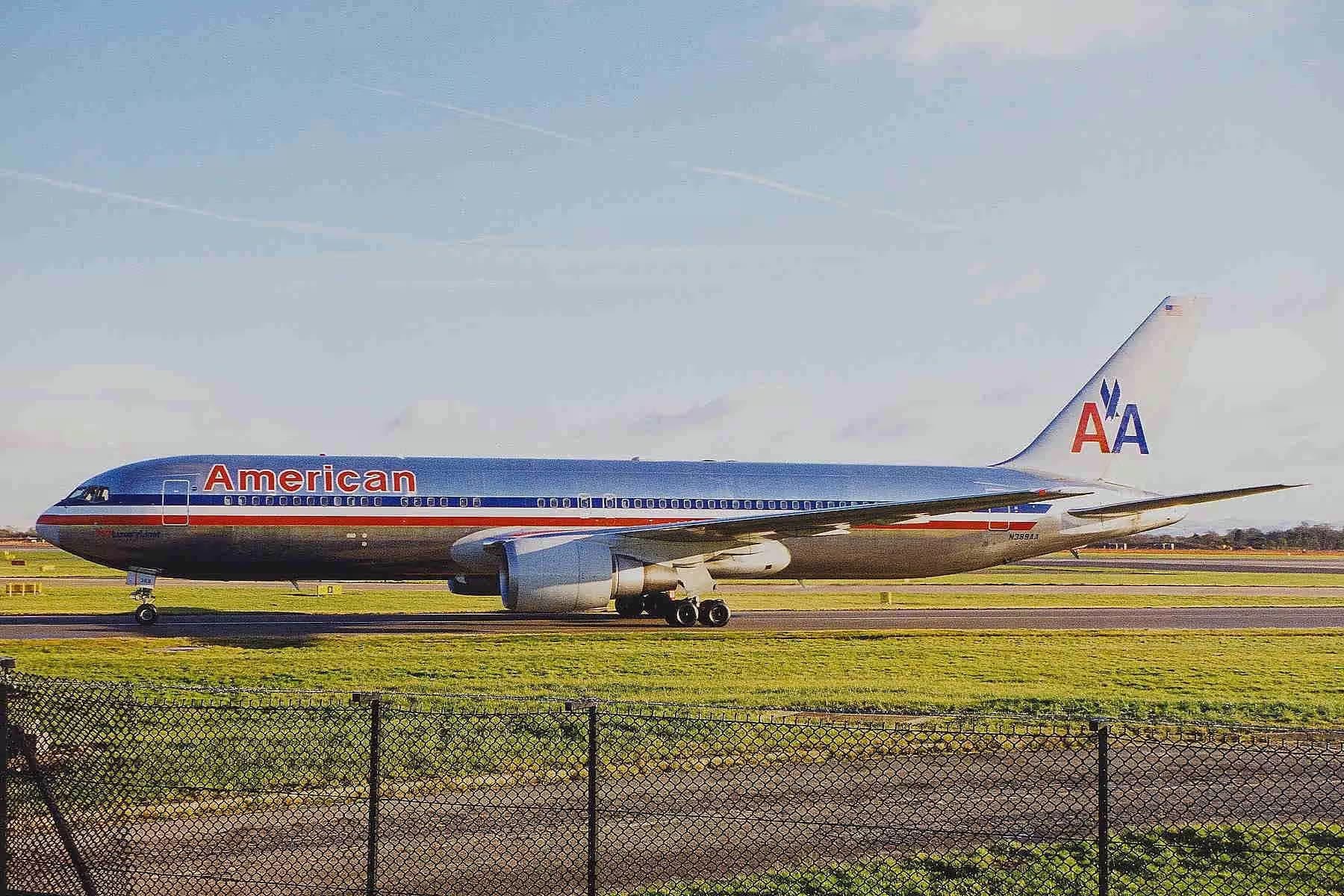 N389AA — Boeing