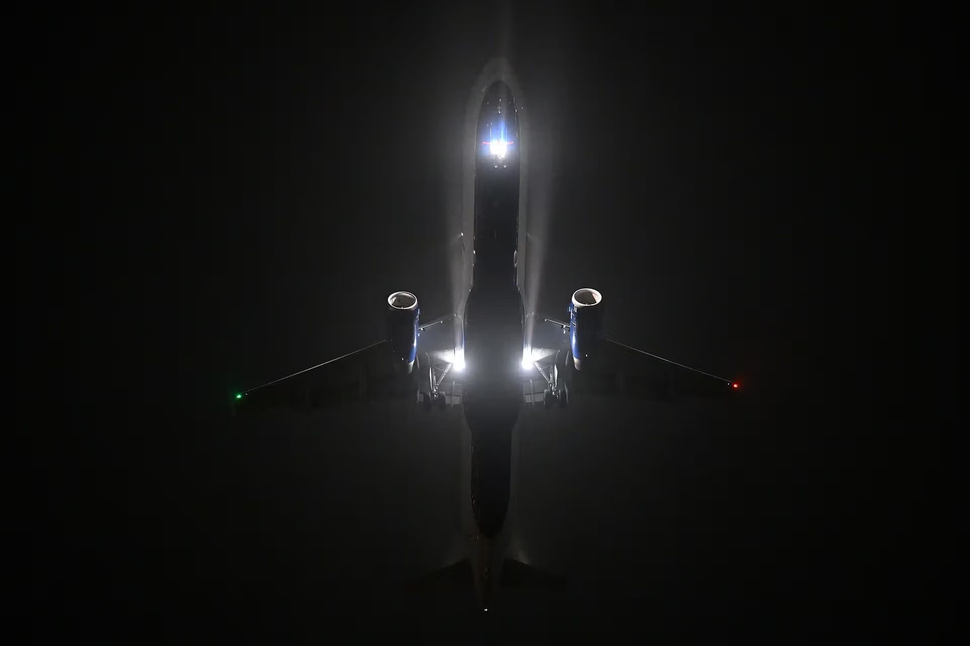 N946JL — Twin-engine aircraft