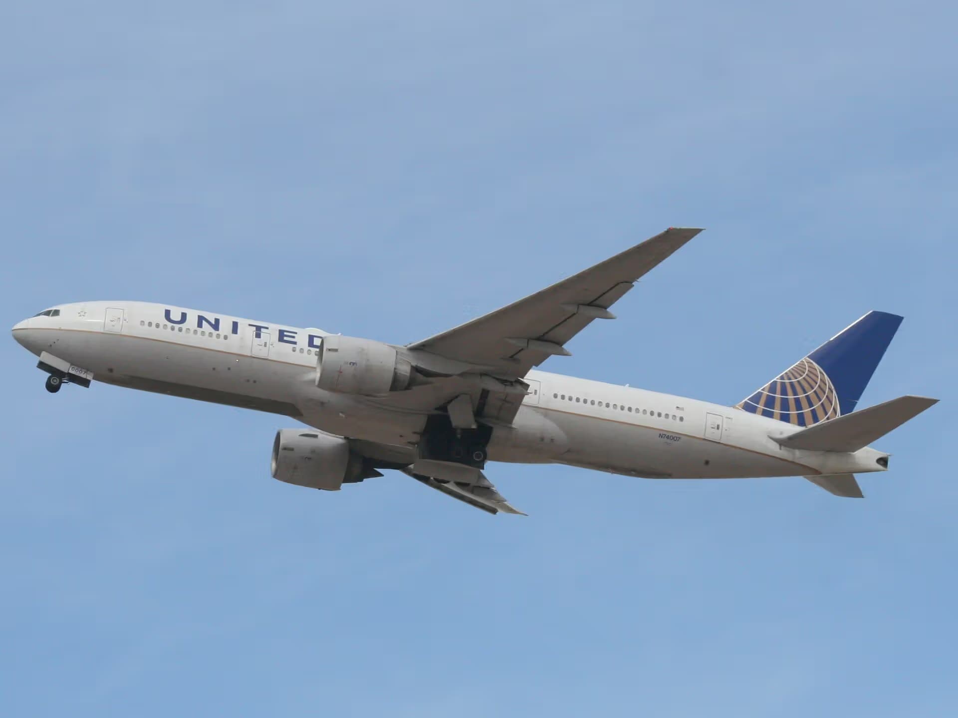 N74007 — Boeing