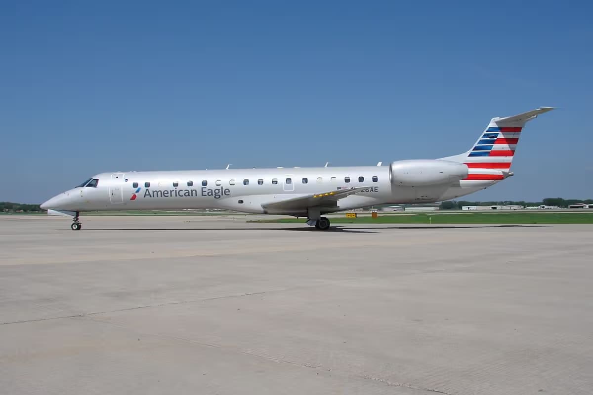 N928AE — Embraer