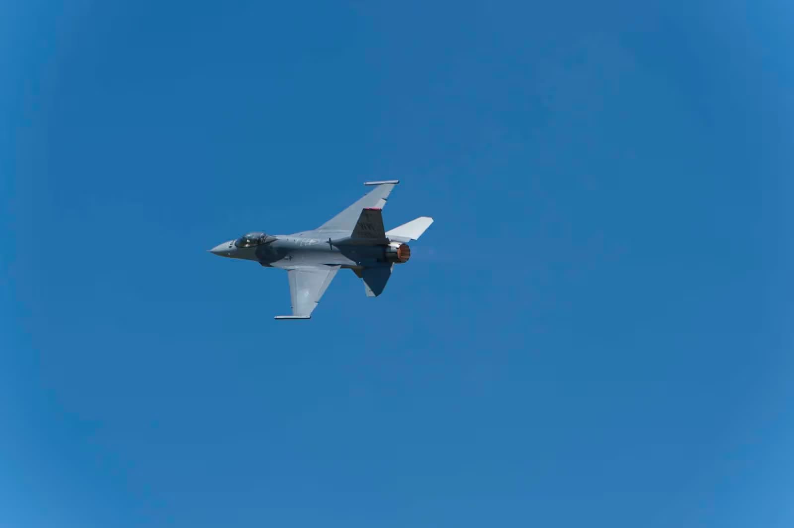 Unidentified — Single-engine aircraft