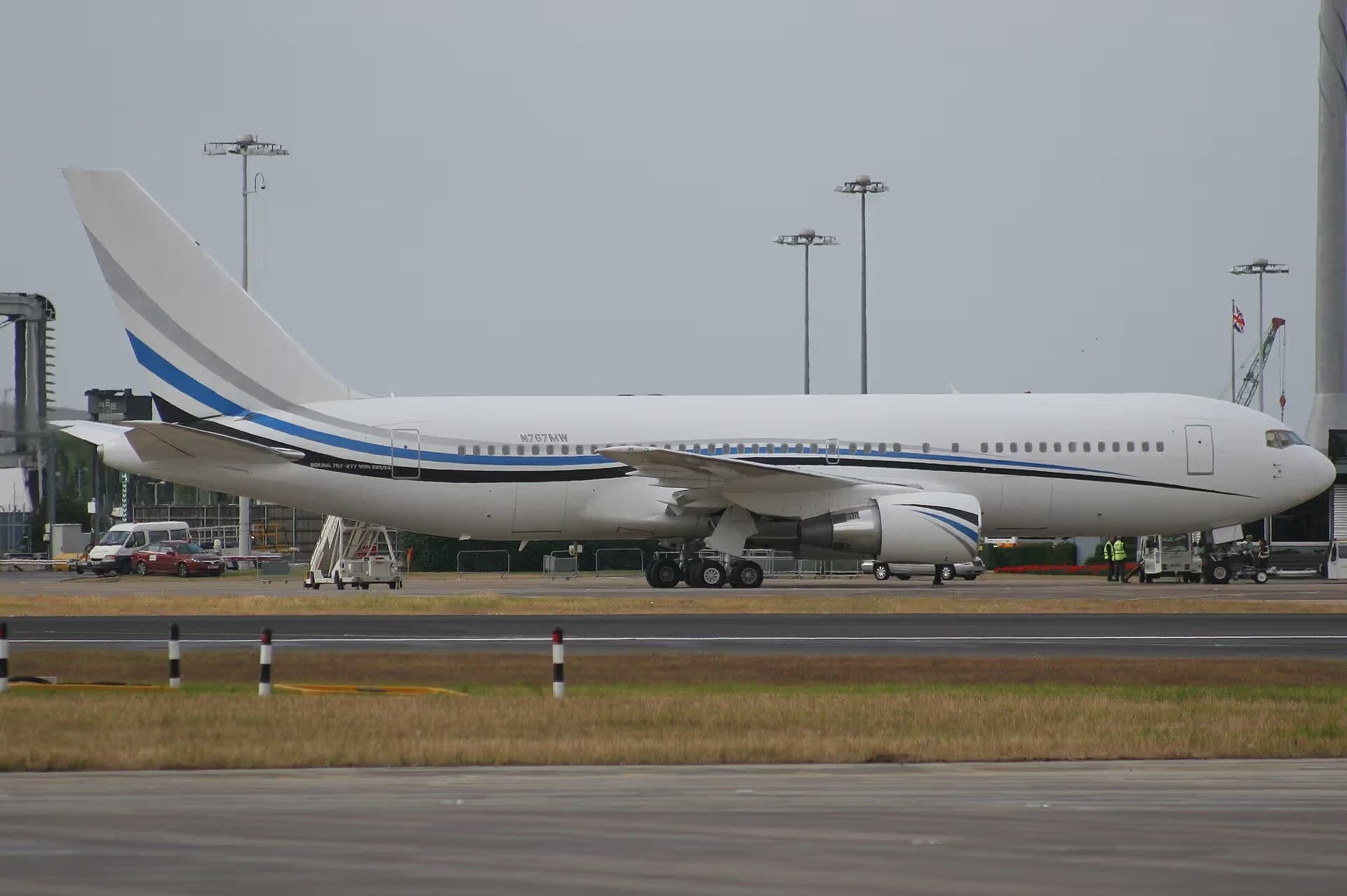 N767MW — Boeing