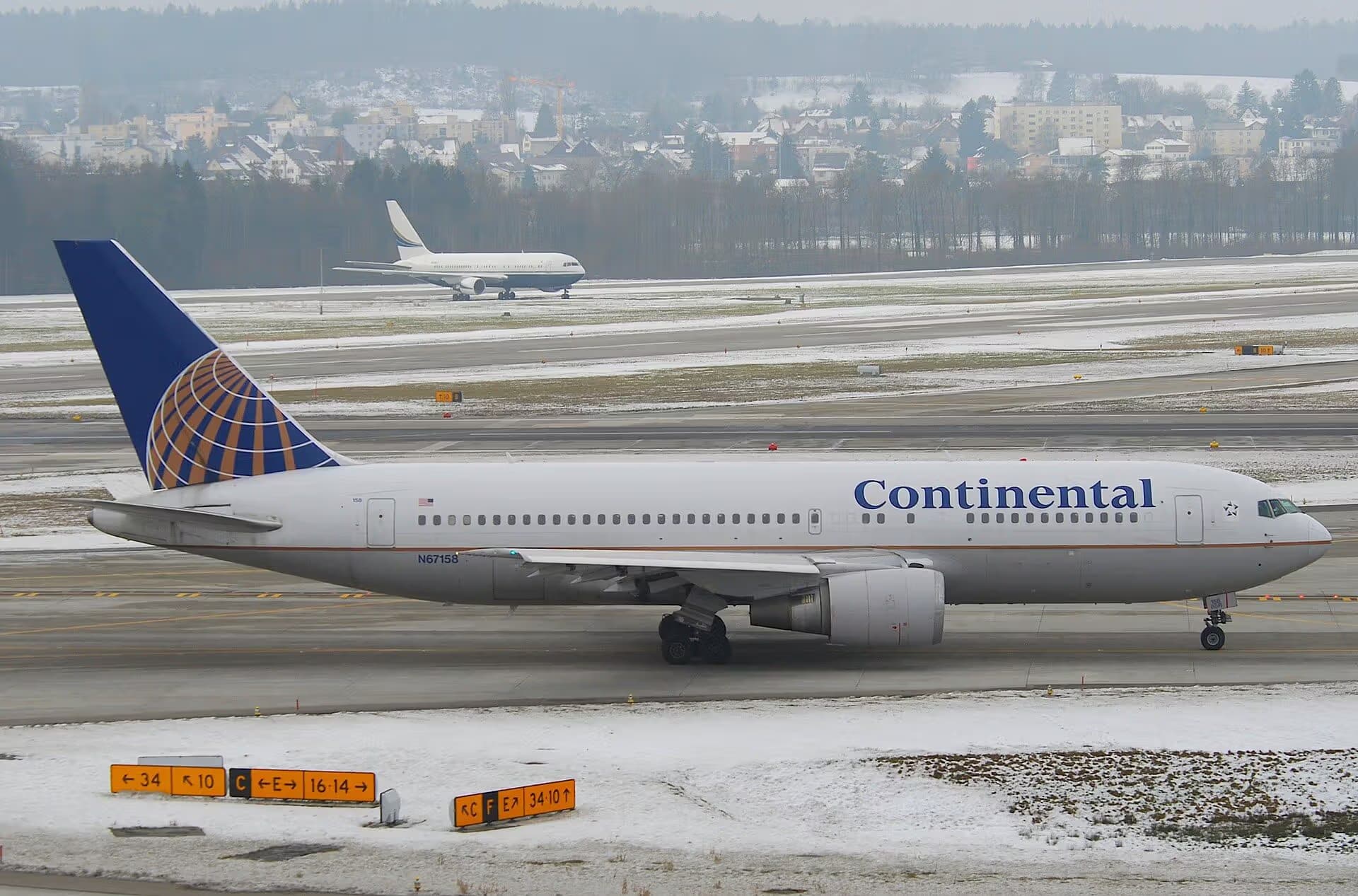 N67158 — Twin-engine aircraft