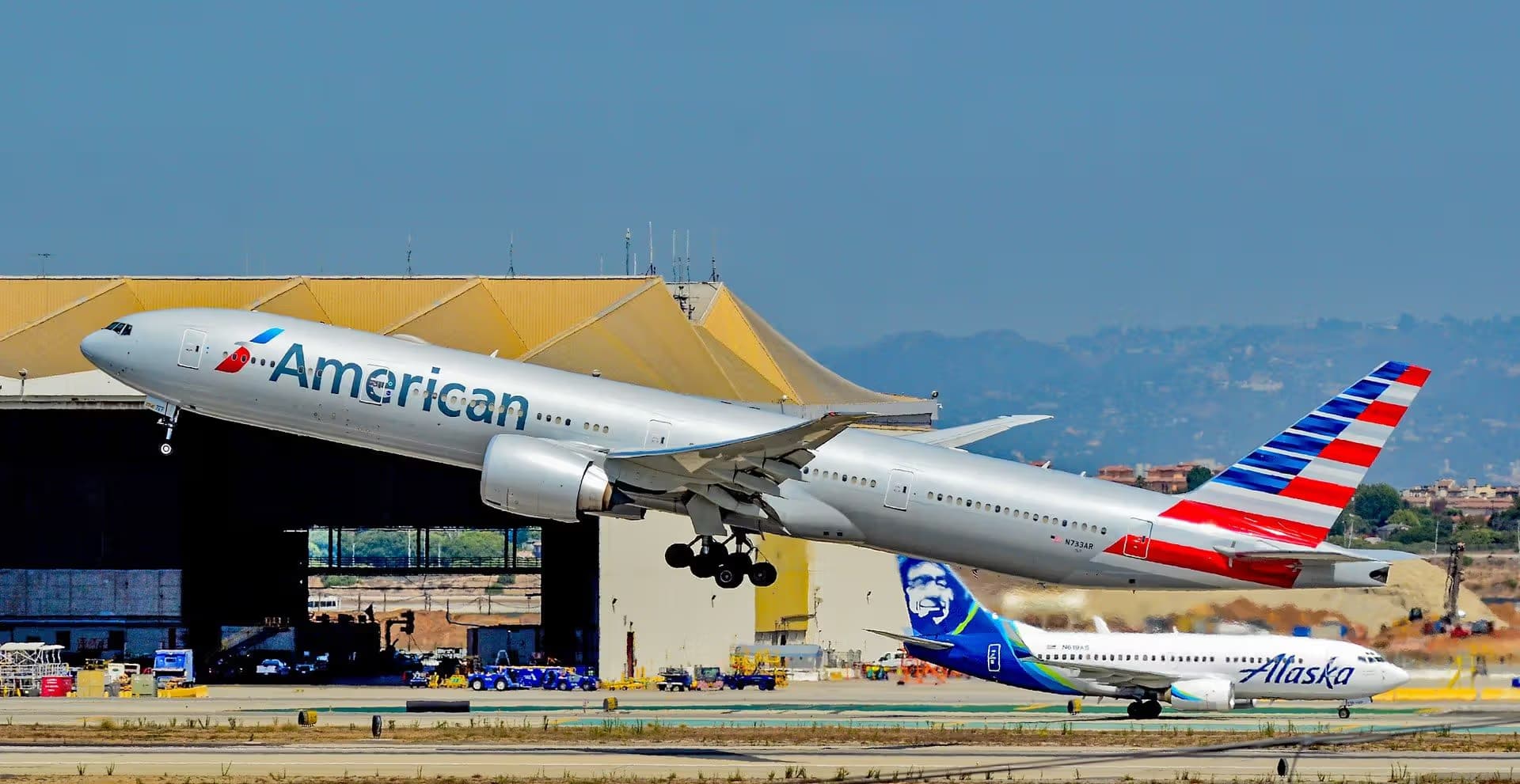 N733AR — Boeing
