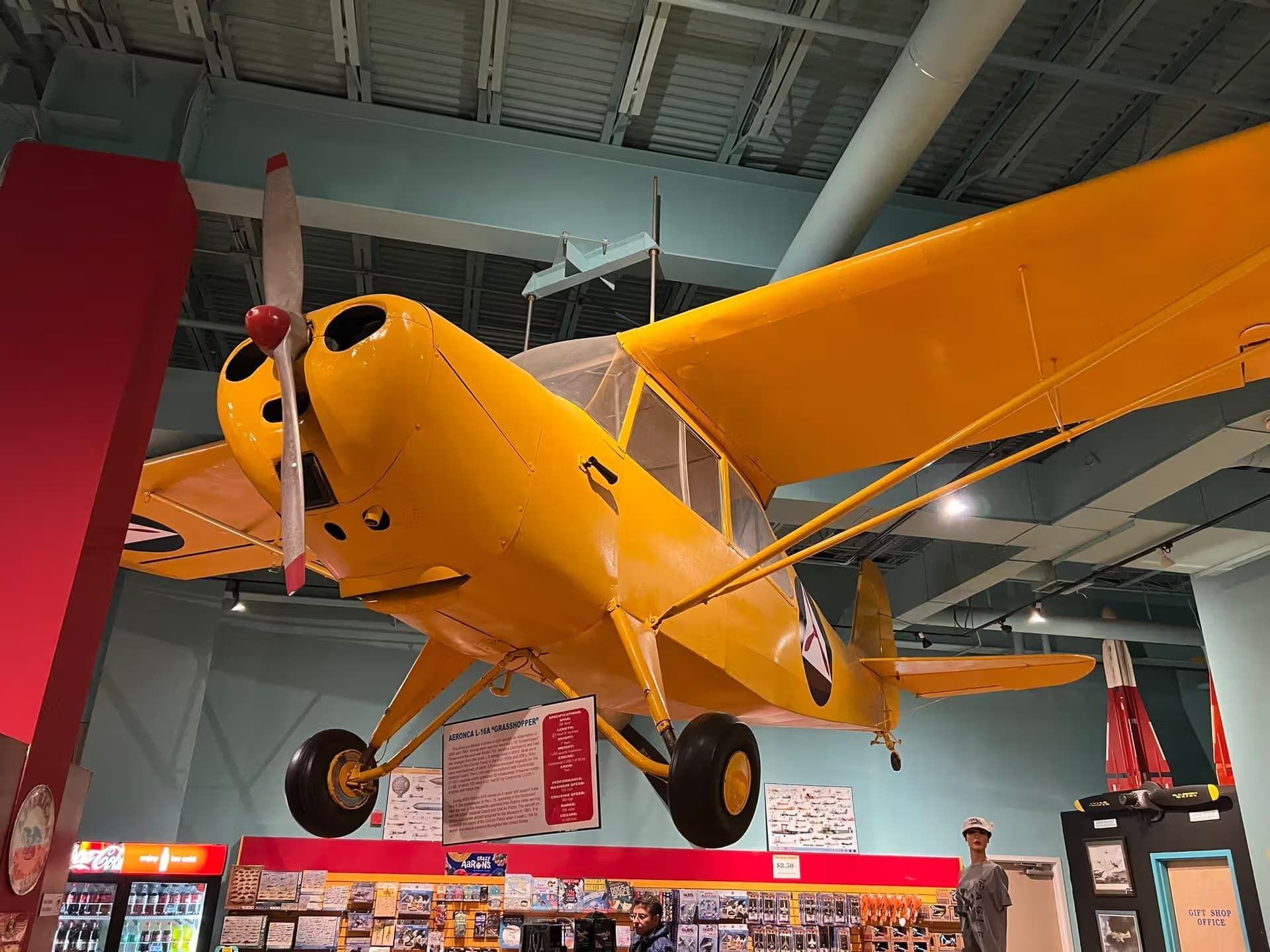 Unidentified — Single-engine aircraft