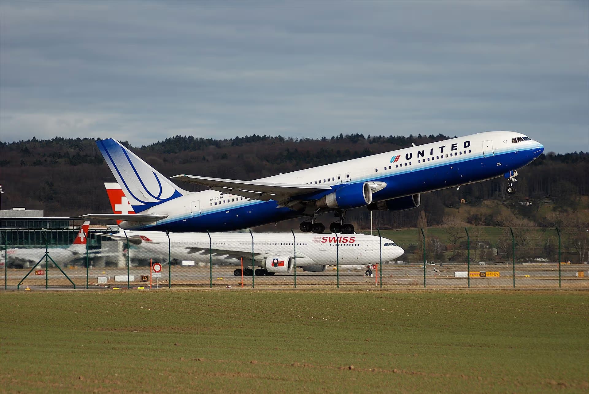N643UA — Boeing