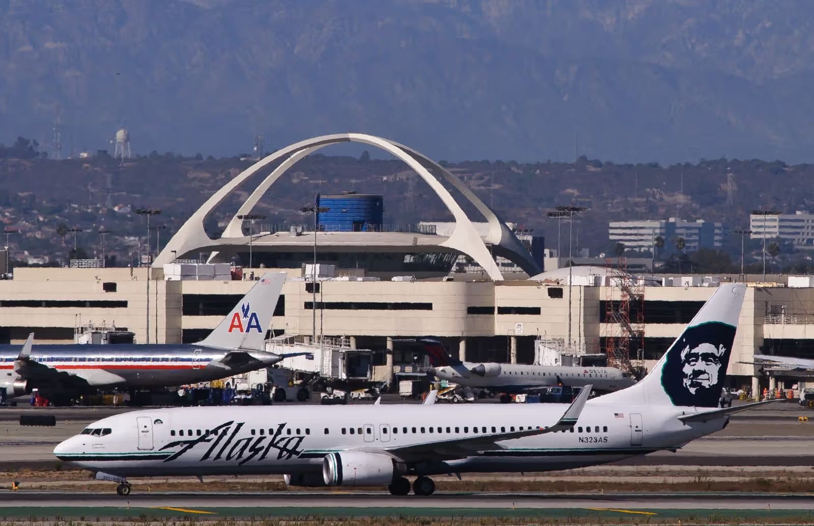 N323AS — Boeing
