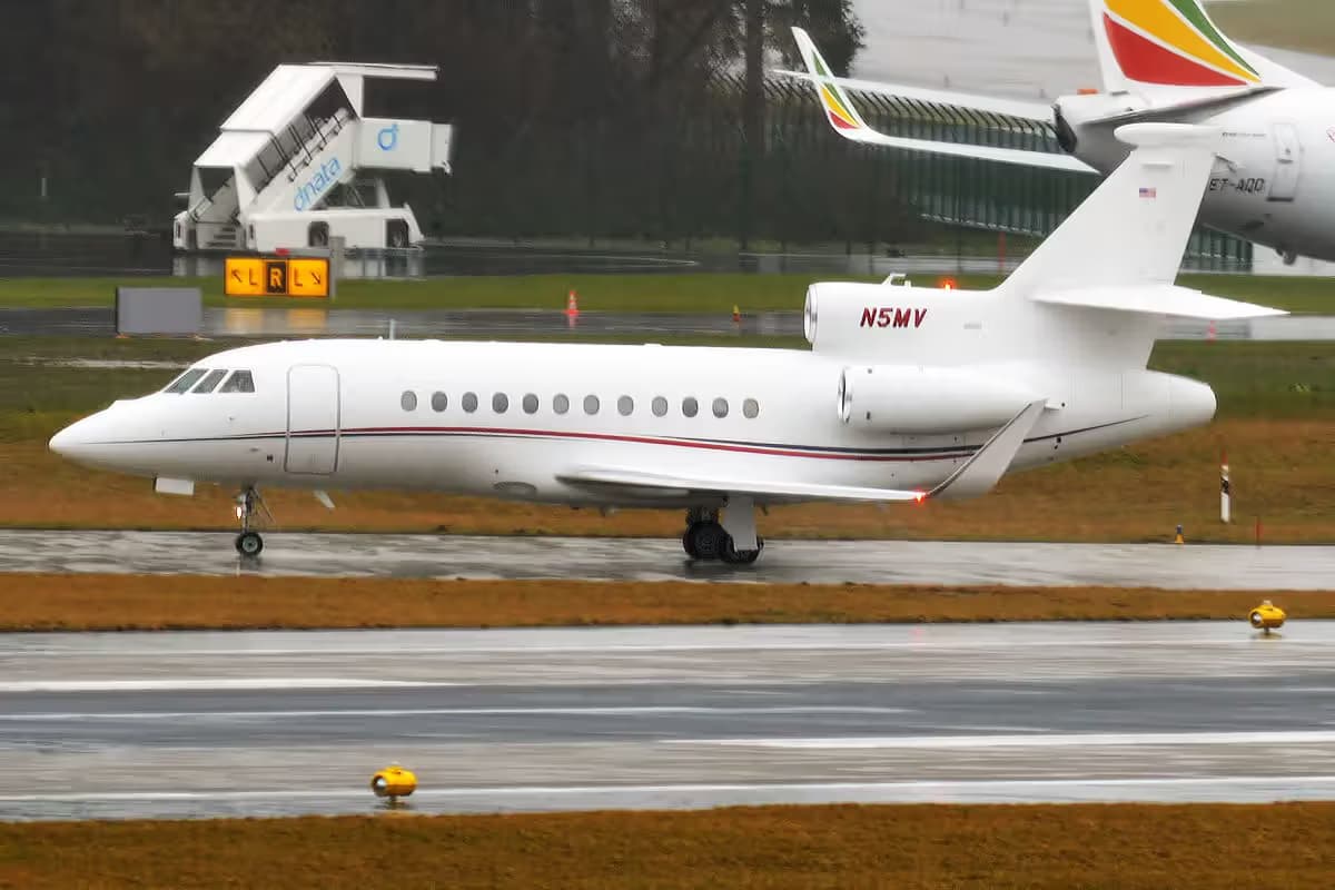 N5MV — Business jet