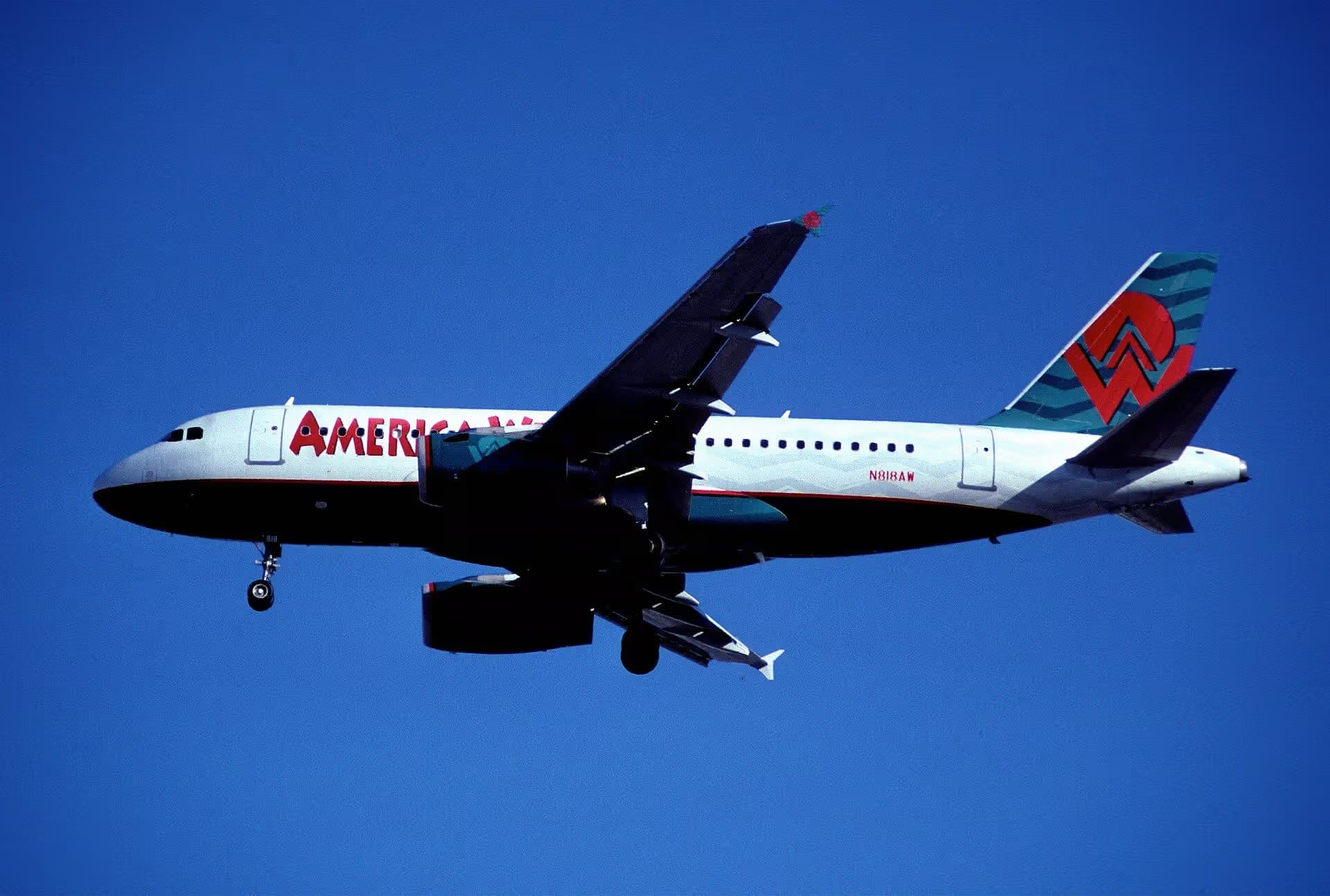 N818AW — Twin-engine aircraft