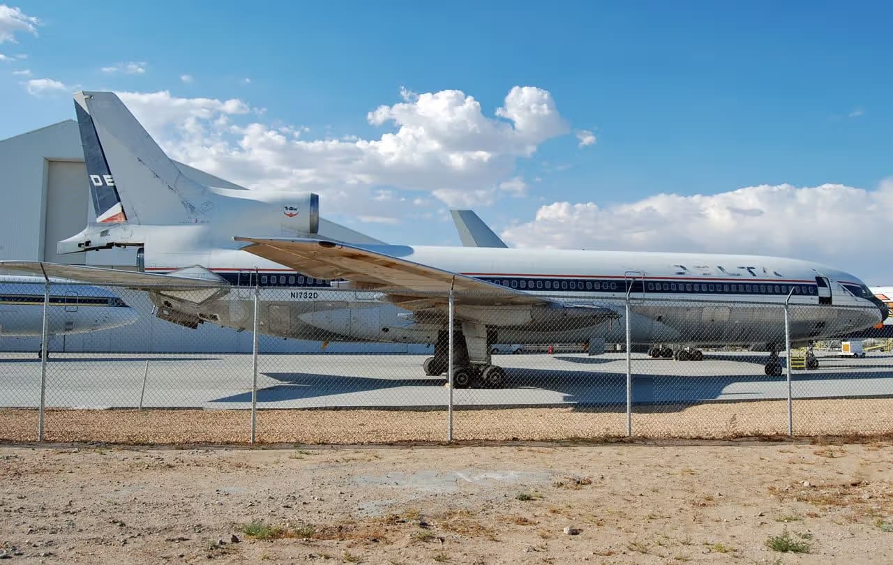 N1732D — Aircraft