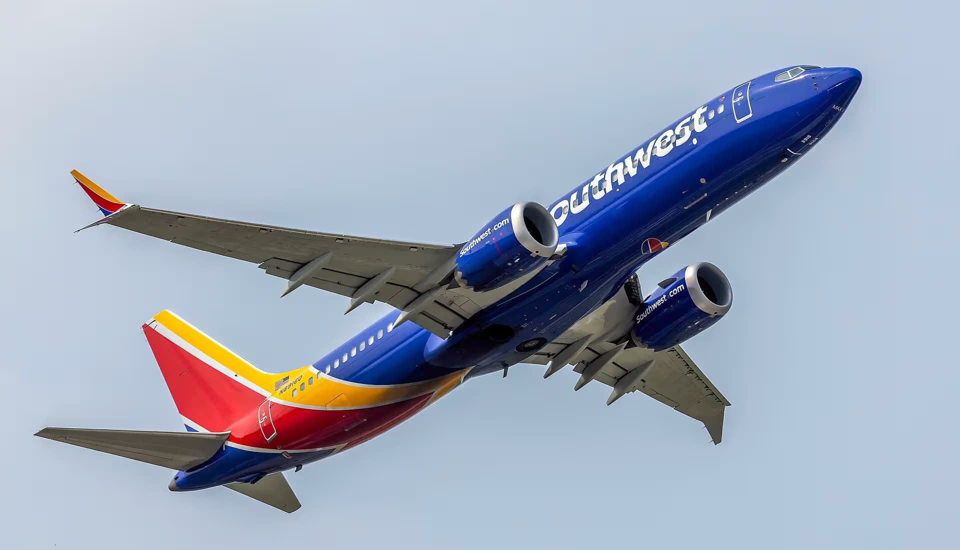N8916Q — Twin-engine aircraft