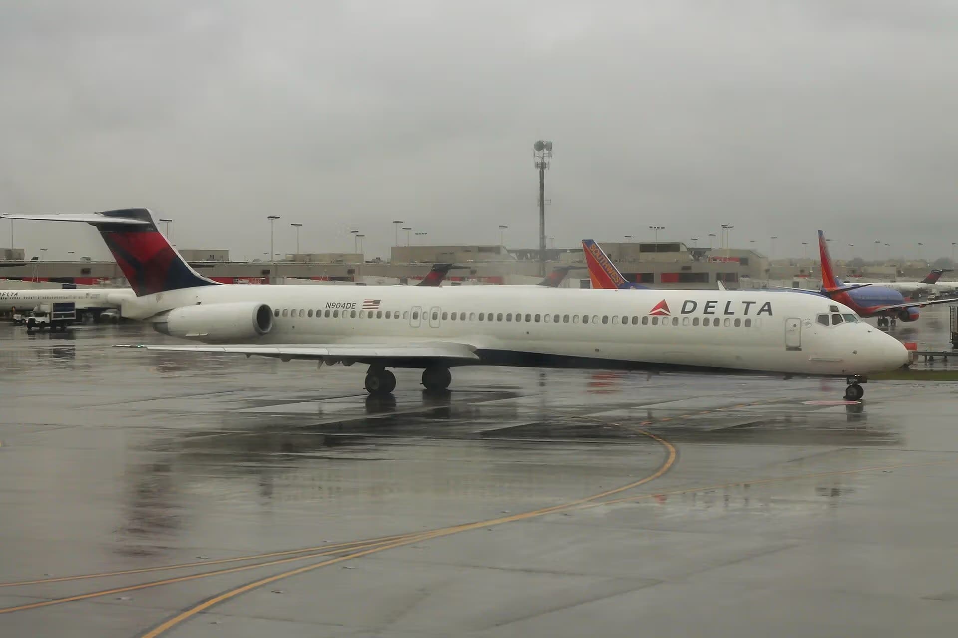 N904DE — Aircraft