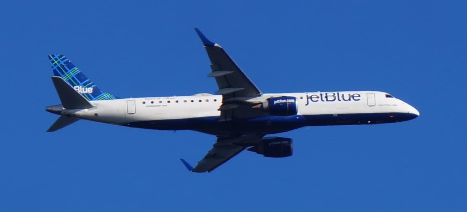 N203JB — Twin-engine aircraft