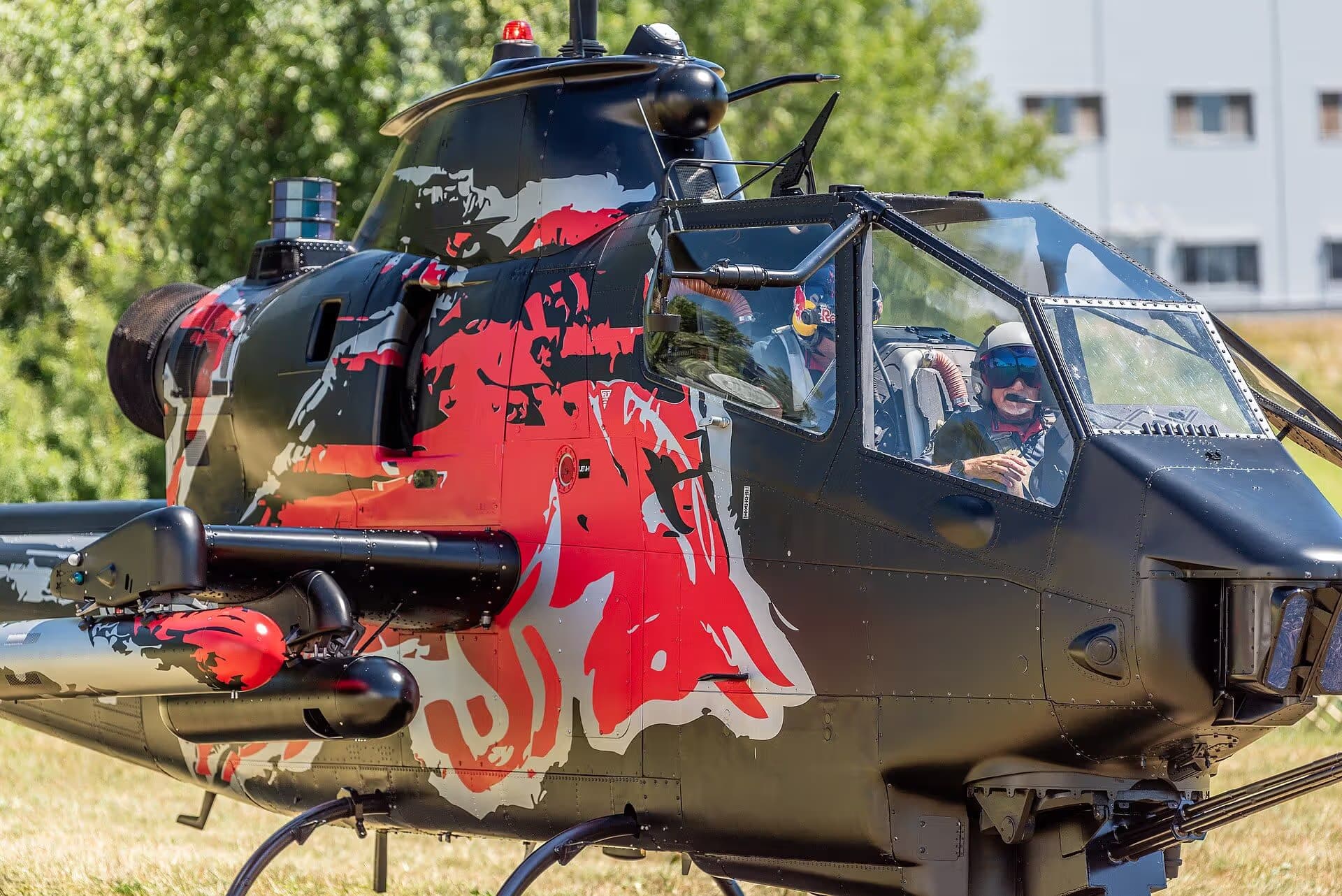 N11FX — Helicopter