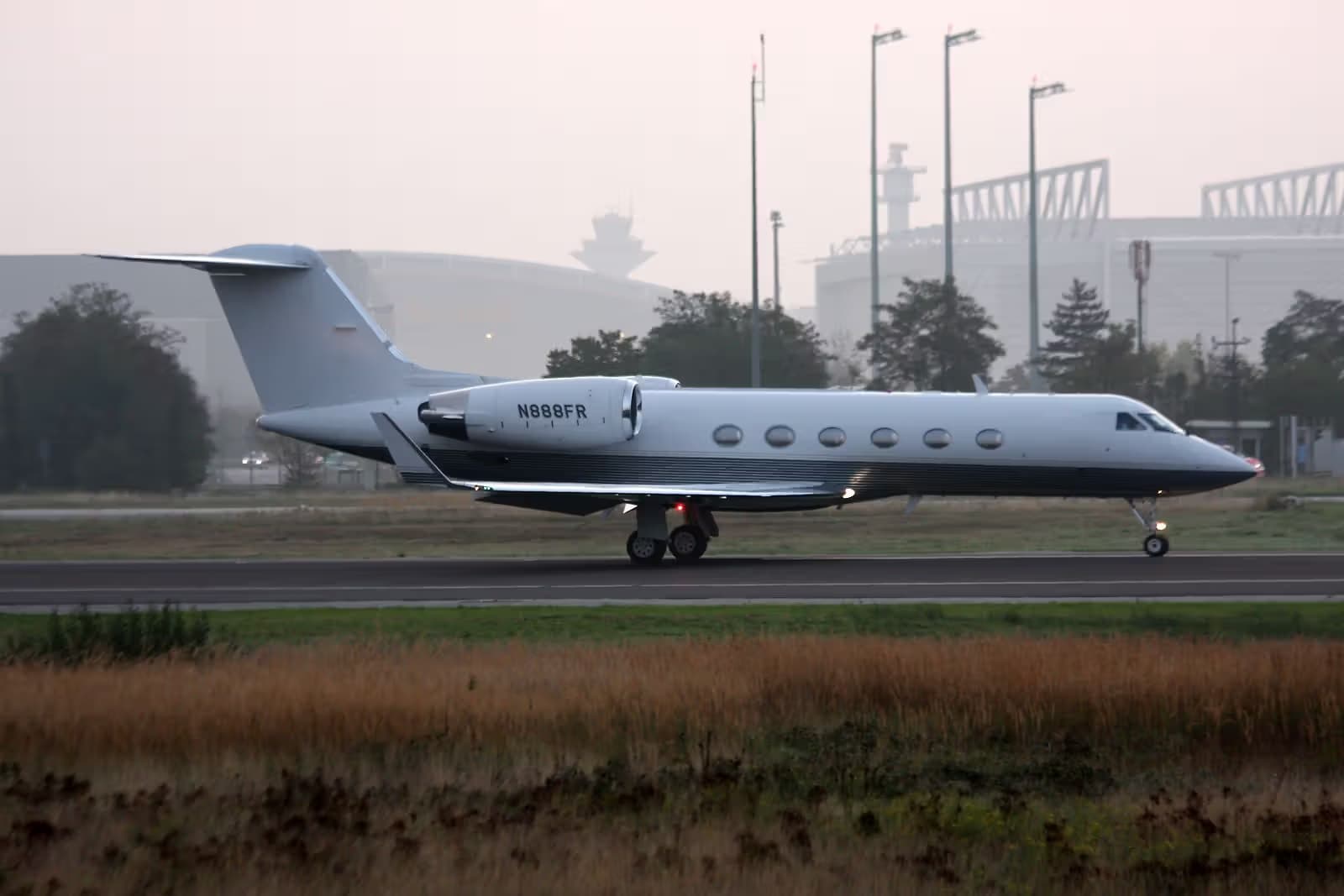N888FR — Business jet