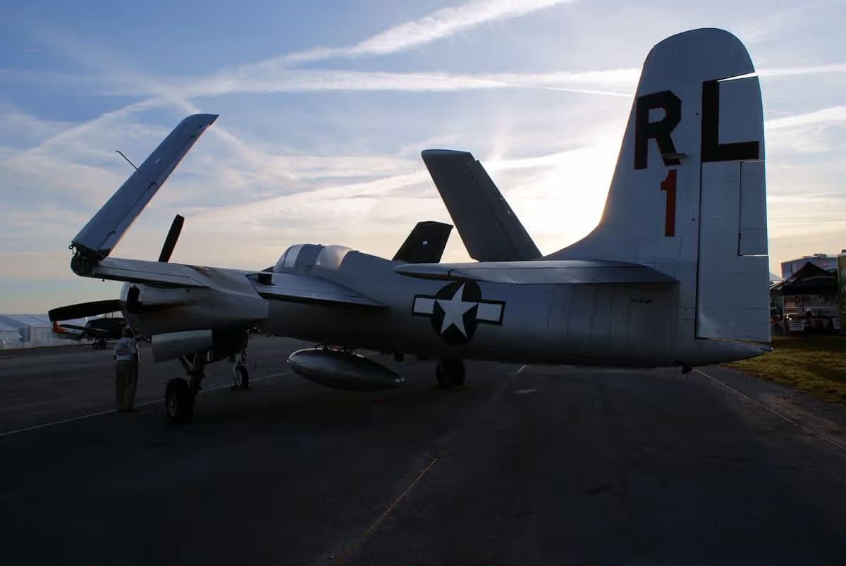N747MX — Warbird