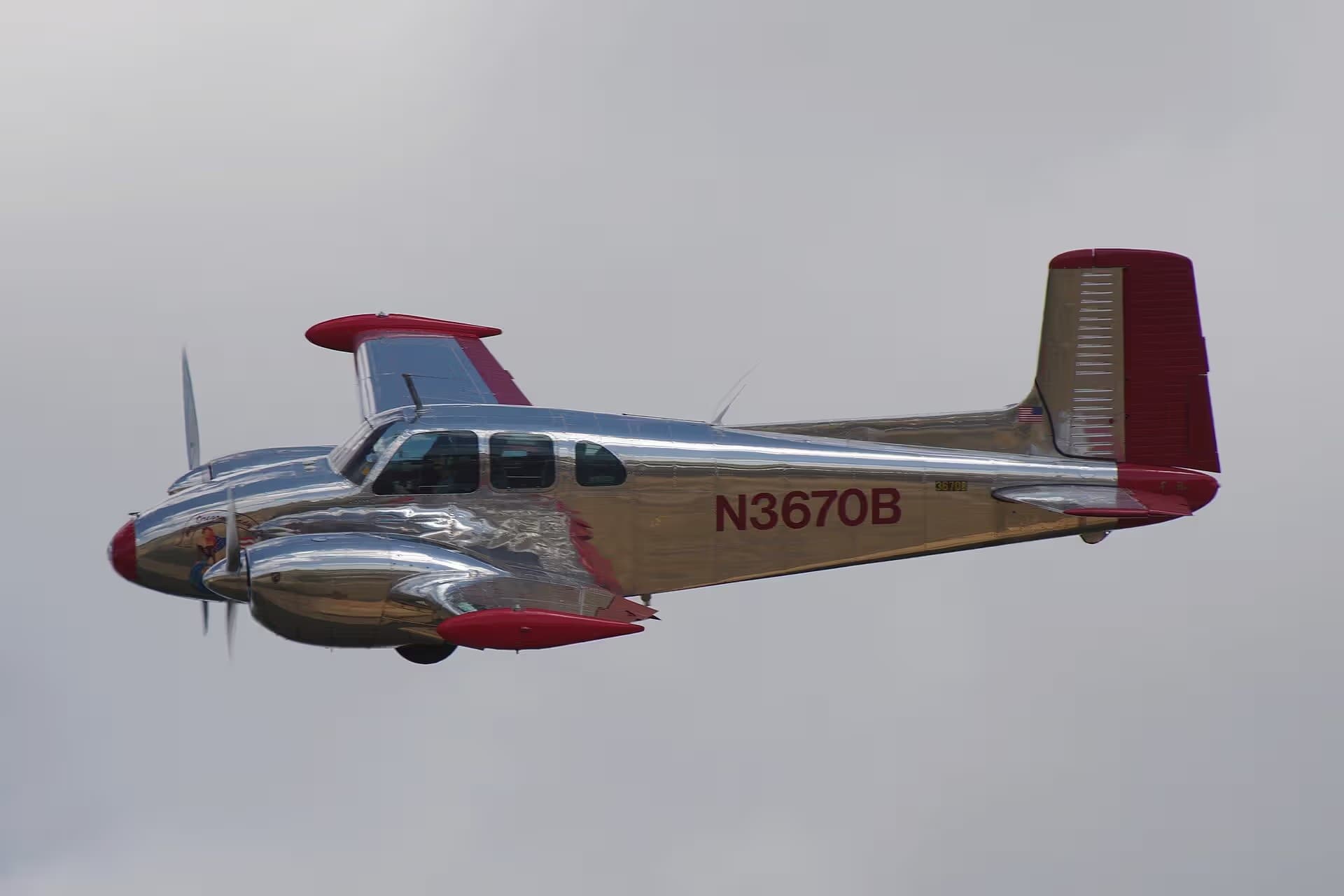 N3670B — Twin-engine aircraft