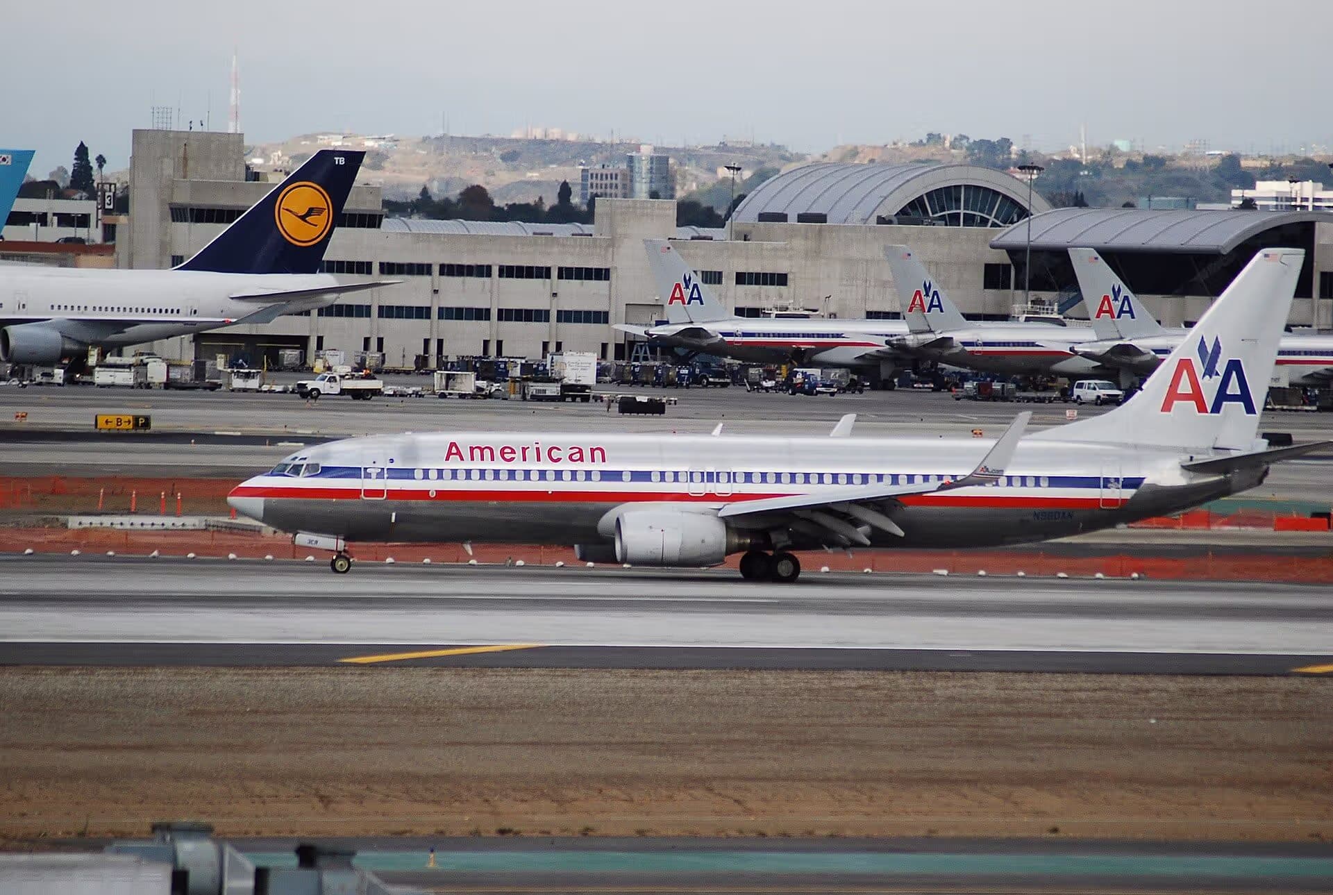 N960AN — Twin-engine aircraft