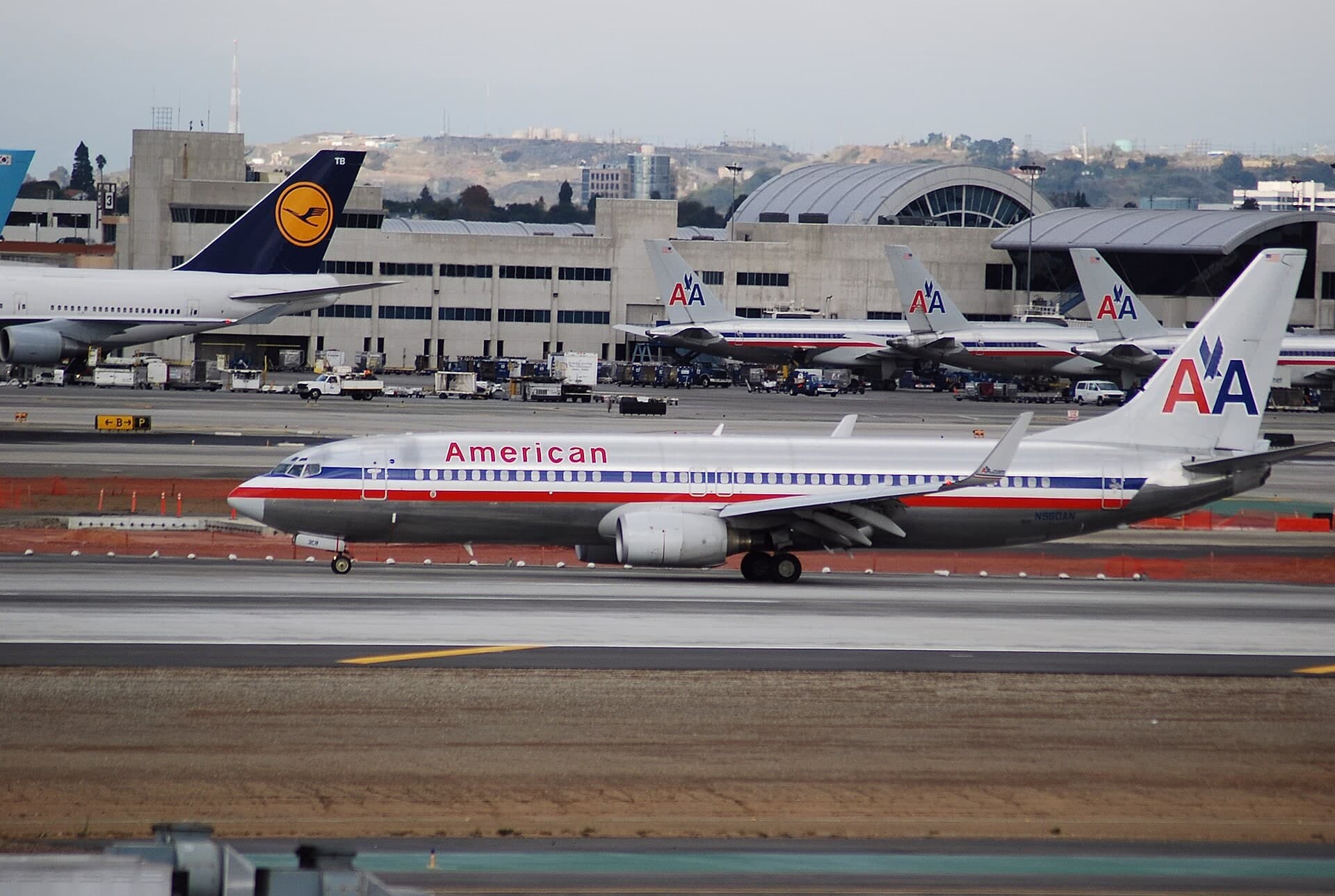 N960AN — Twin-engine aircraft