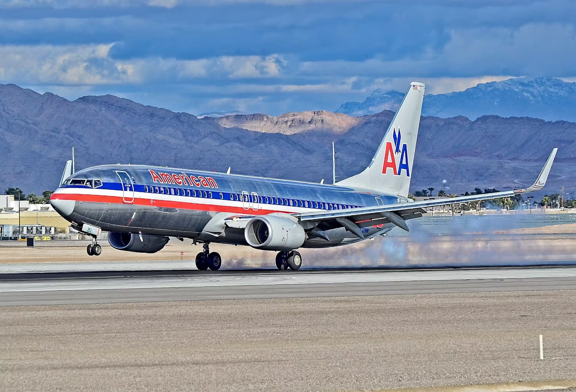 N832NN — Boeing