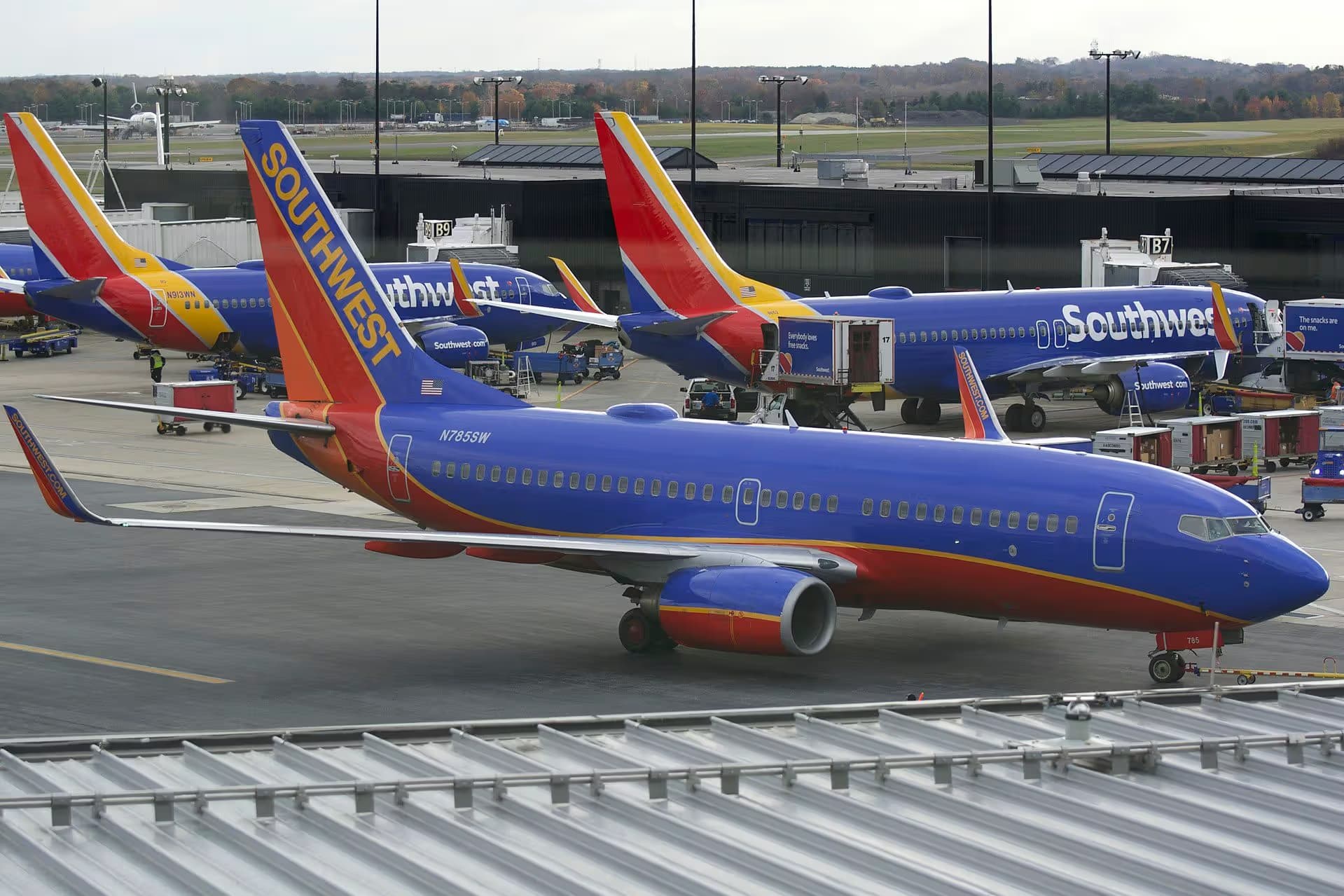 N785SW — Twin-engine aircraft