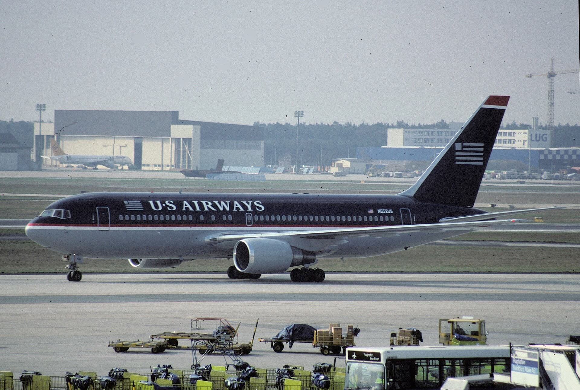N652US — Twin-engine aircraft
