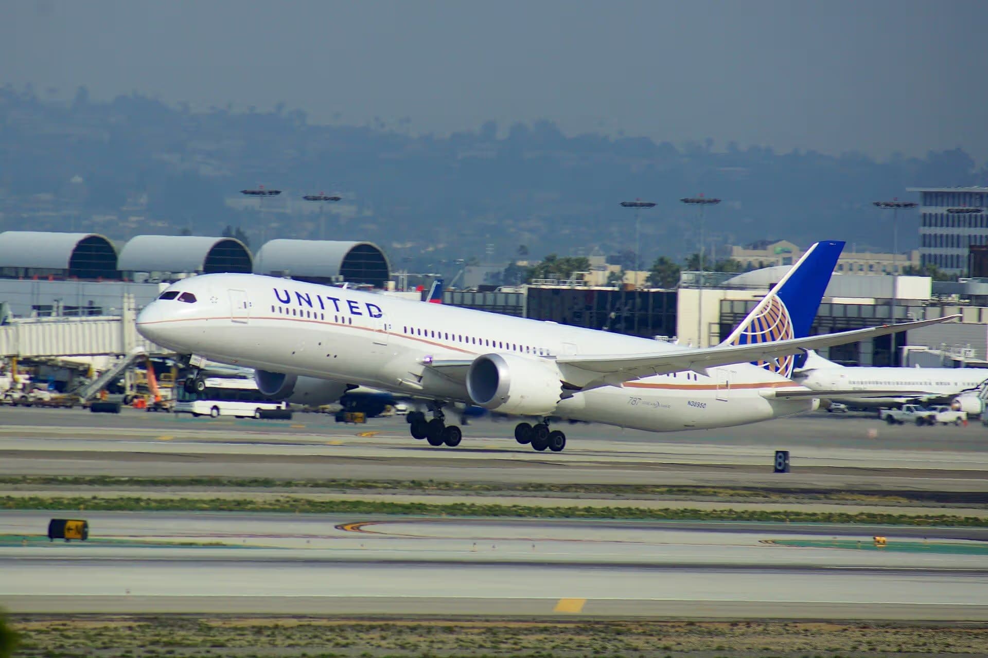 N38950 — Boeing
