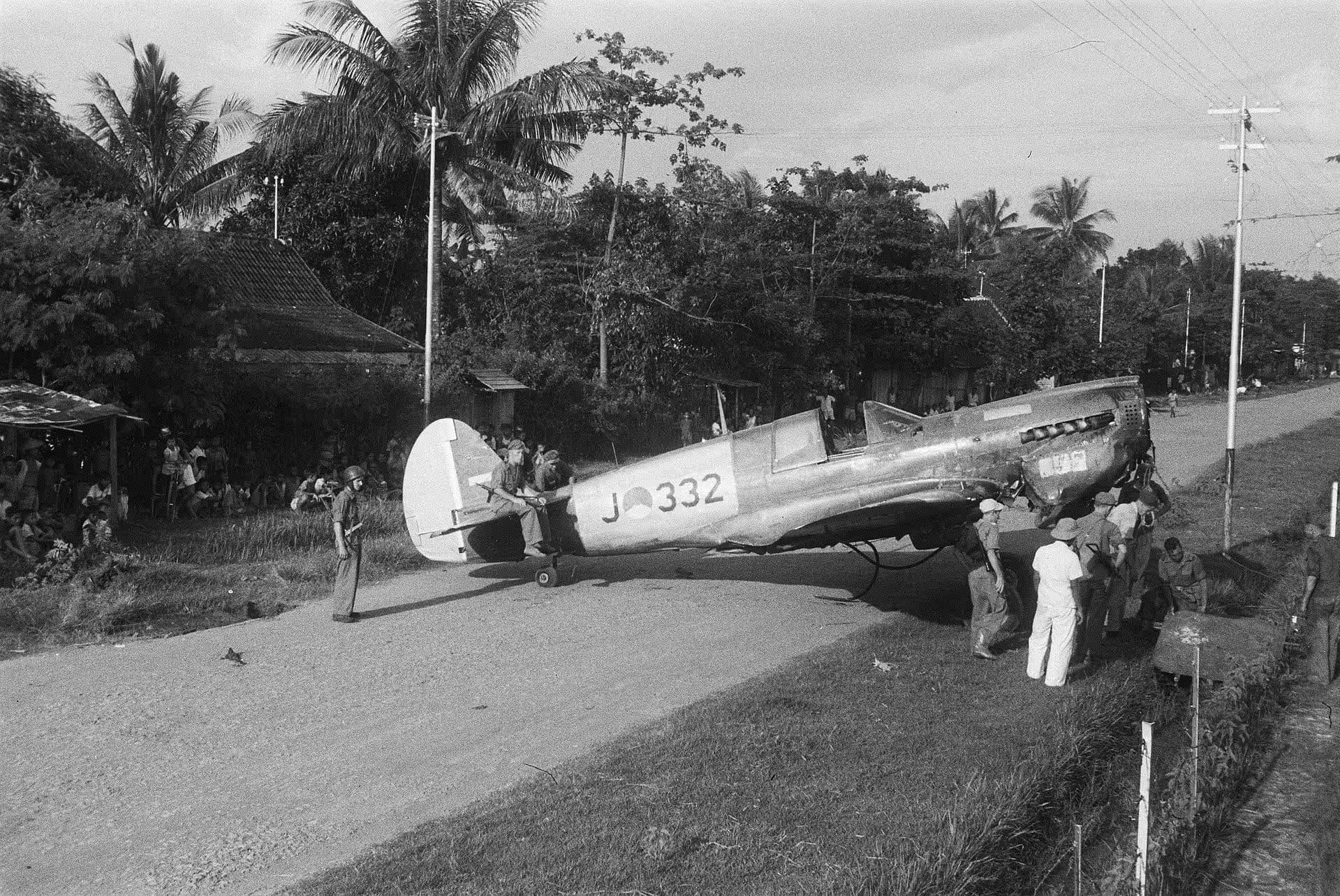 Unidentified — Single-engine aircraft
