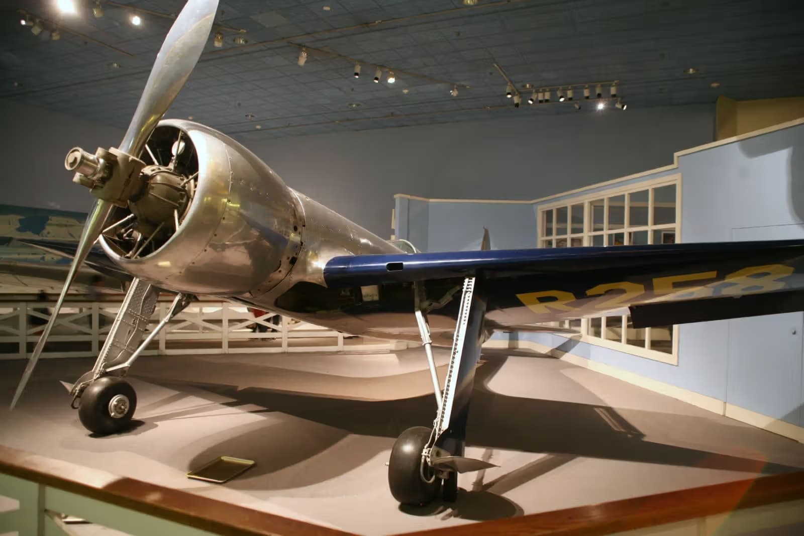 Unidentified — Single-engine aircraft