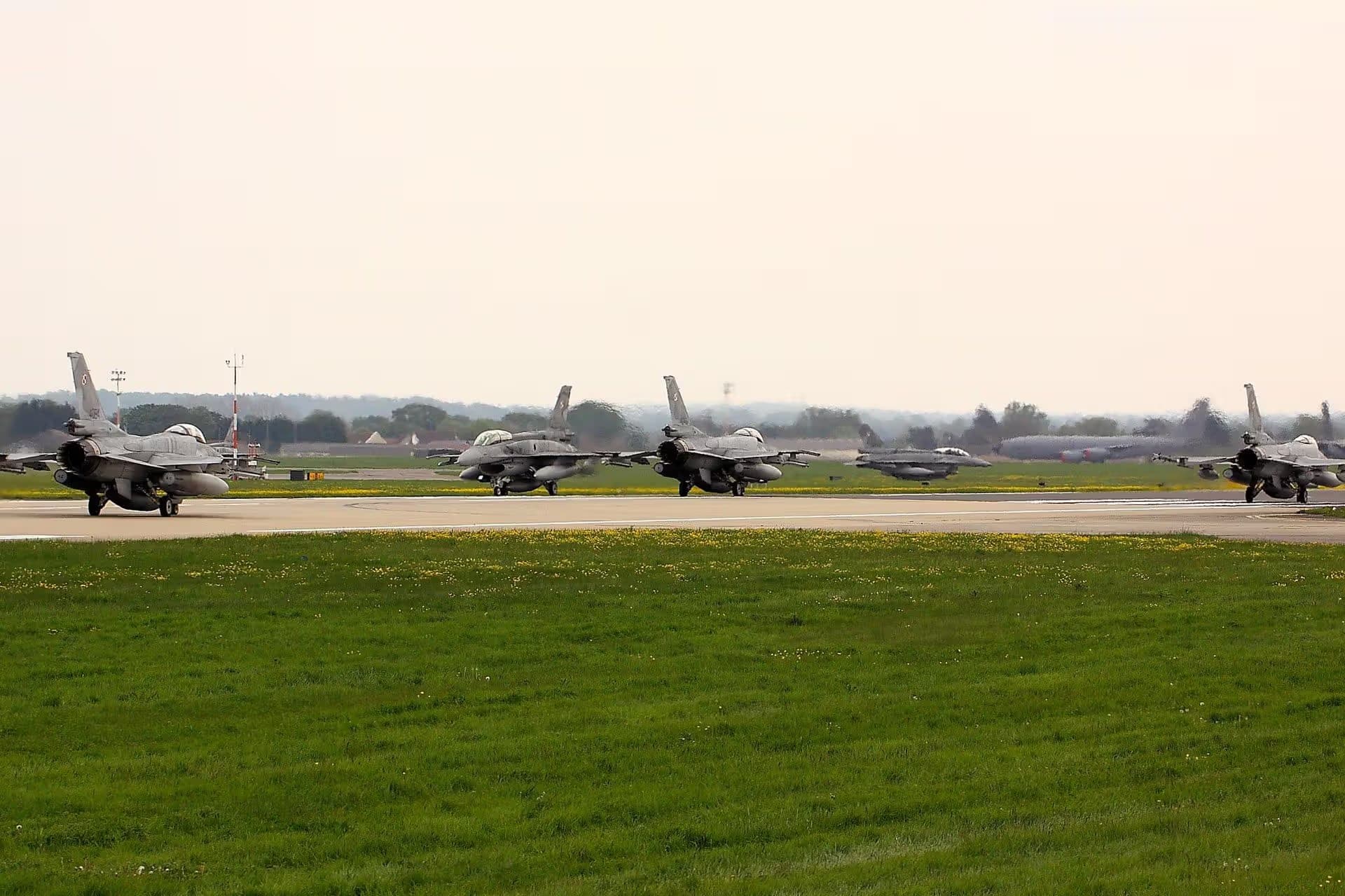 Unidentified — Single-engine aircraft
